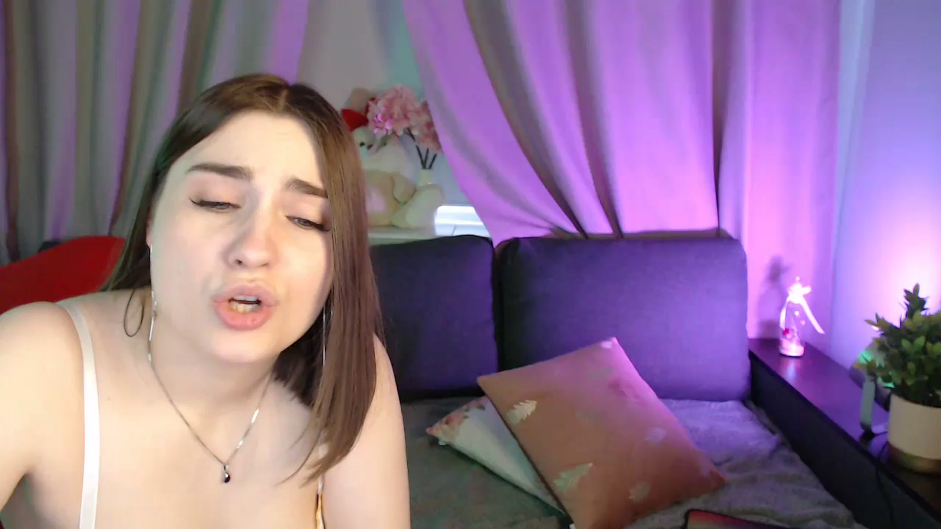 Gallery image thumbnail from LaneyGrey's myfreecams stream on, 06/27/2025, 09:37 image 1 of 20