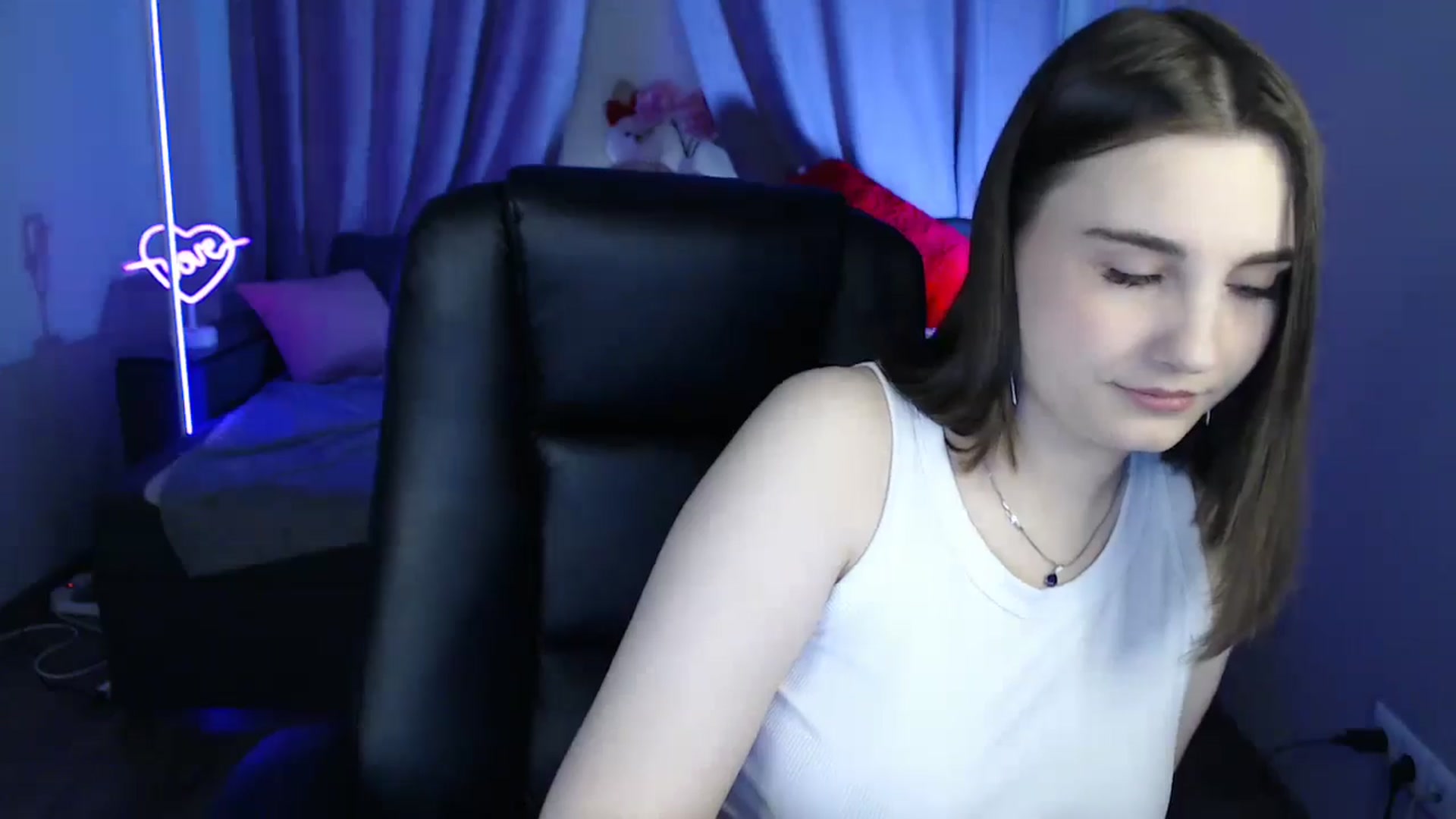 Gallery image thumbnail from LaneyGrey's myfreecams stream on, 06/29/2025, 08:37 image 18 of 20