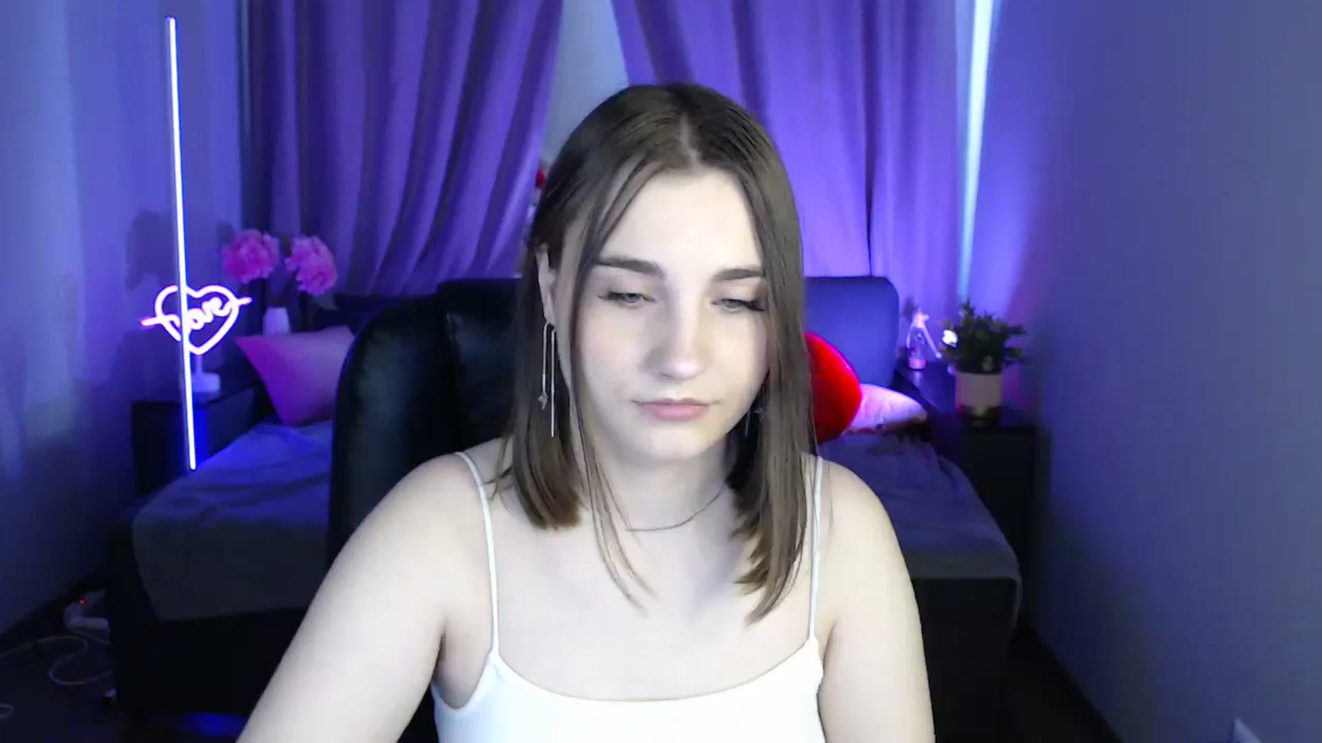 Gallery image thumbnail from LaneyGrey's myfreecams stream on, 06/30/2025, 08:21 image 5 of 20