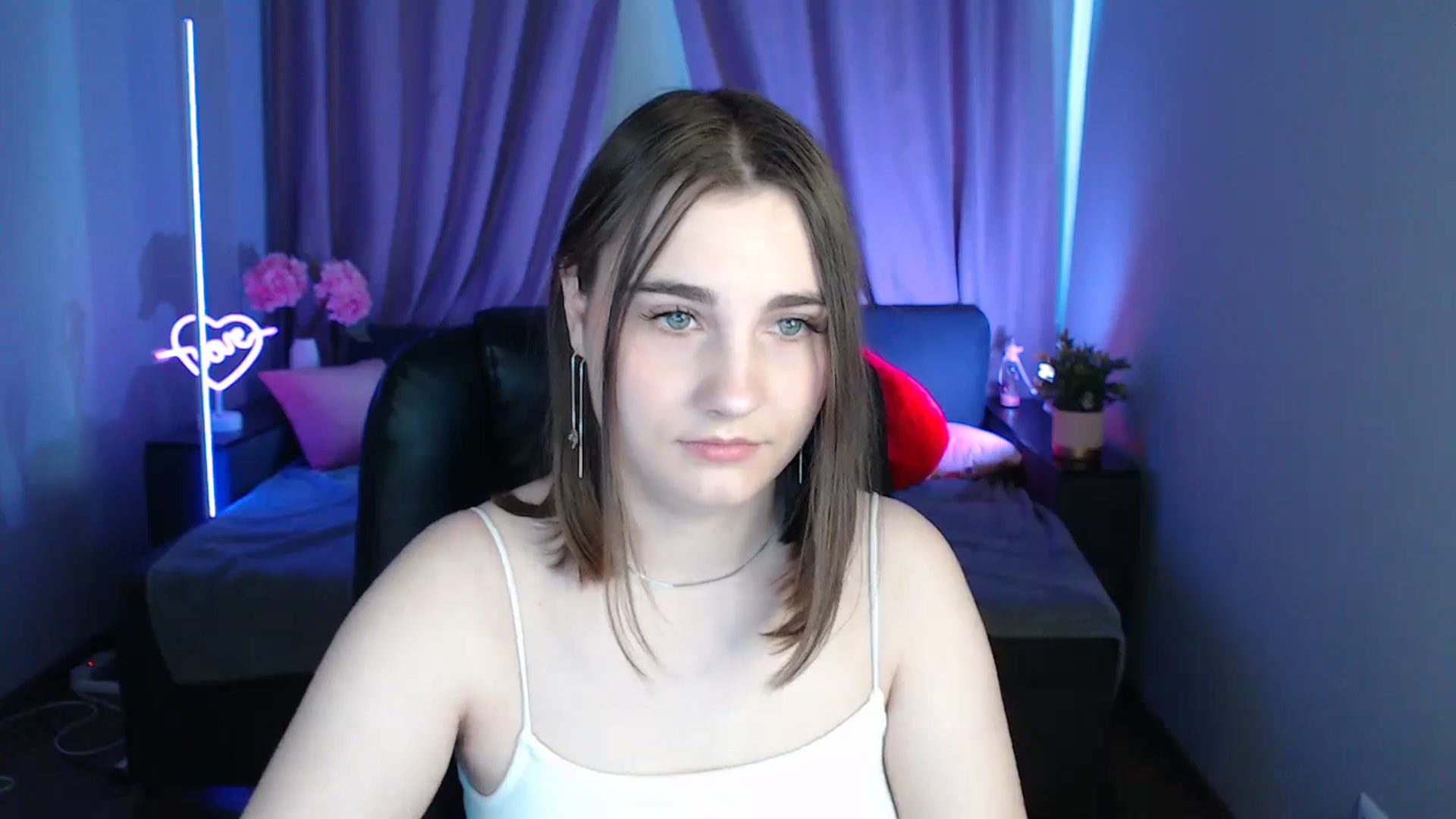 Gallery image thumbnail from LaneyGrey's myfreecams stream on, 06/30/2025, 08:21 image 4 of 20