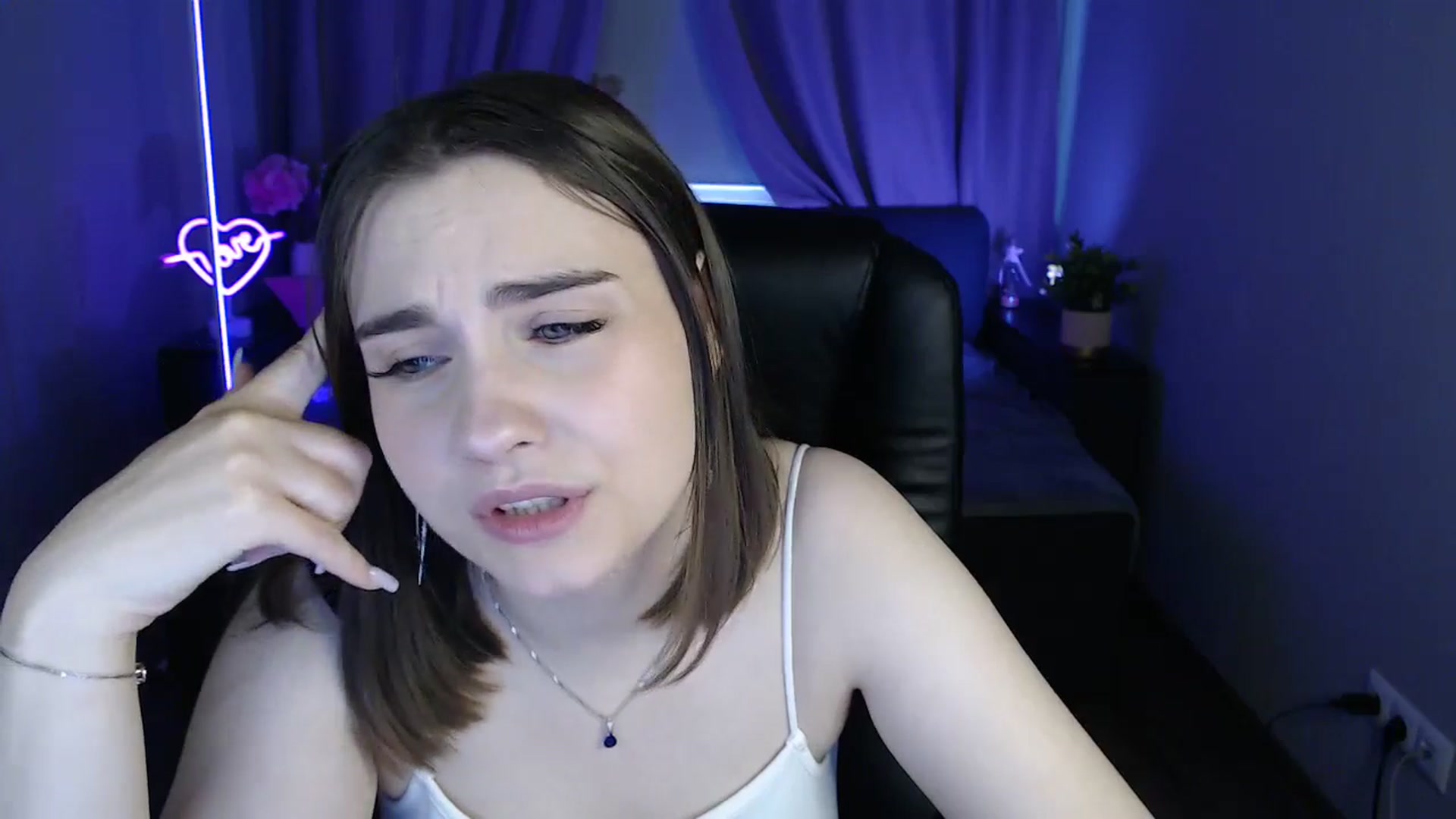 Gallery image thumbnail from LaneyGrey's myfreecams stream on, 06/30/2025, 10:11 image 3 of 20