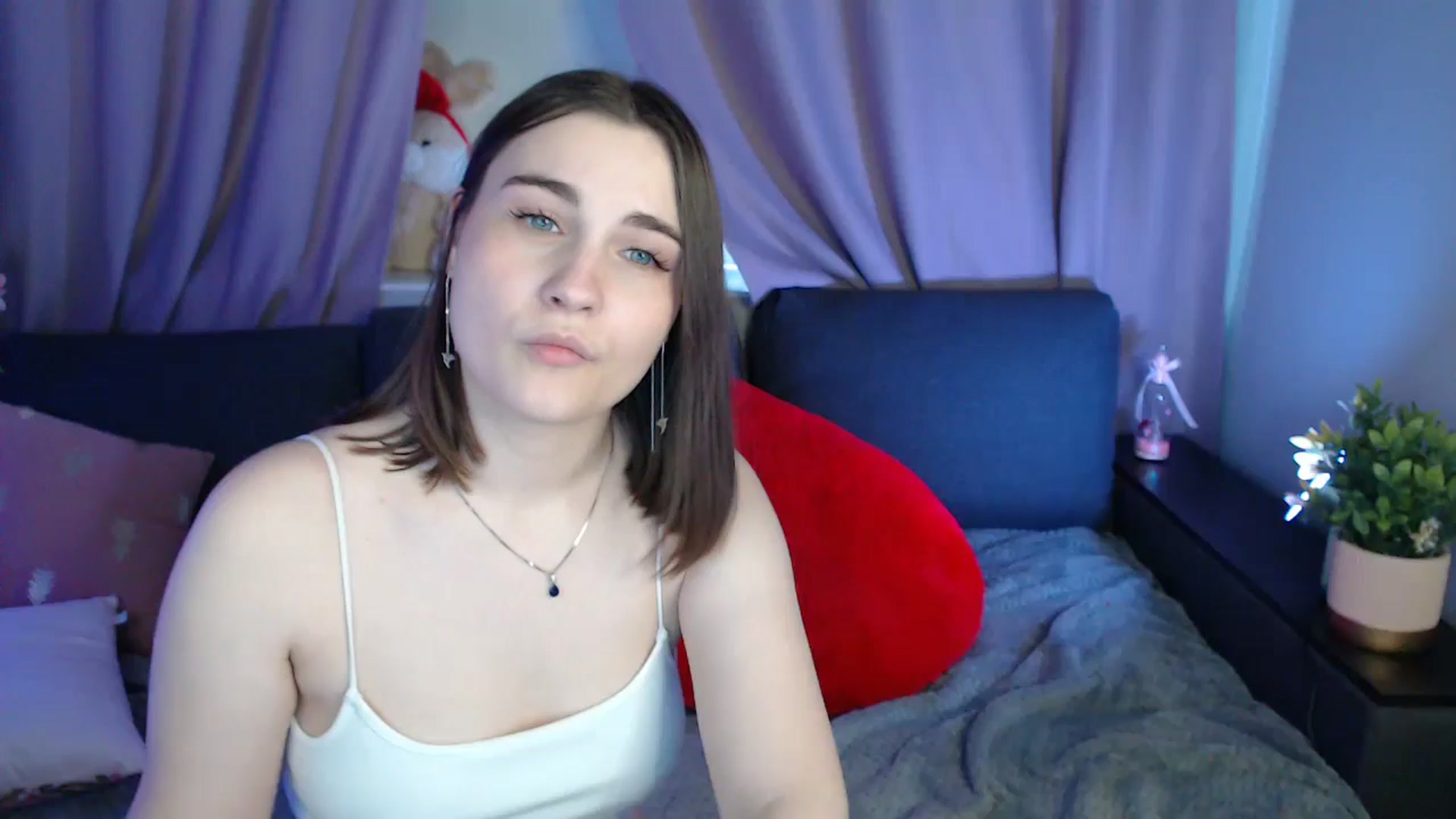 Gallery image thumbnail from LaneyGrey's myfreecams stream on, 06/30/2025, 10:57 image 14 of 20