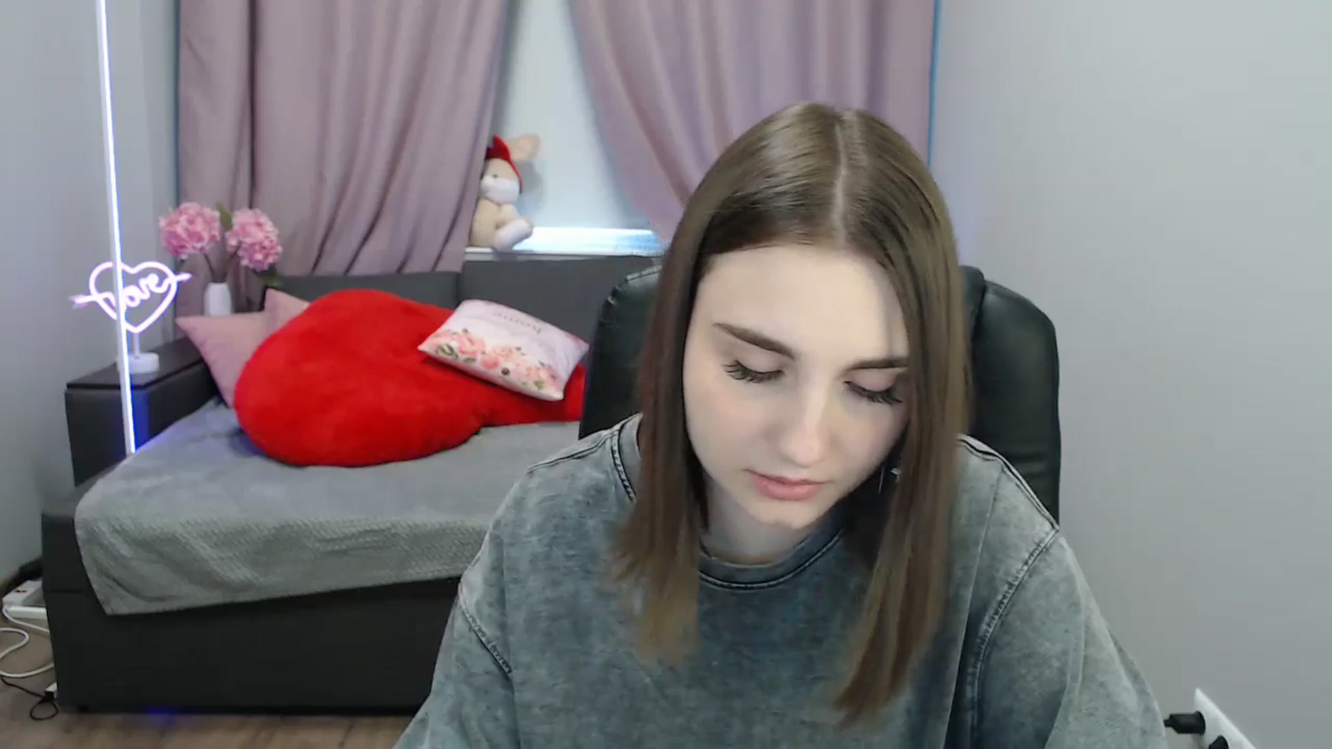 Gallery image thumbnail from LaneyGrey's myfreecams stream on, 07/01/2025, 08:23 image 2 of 20