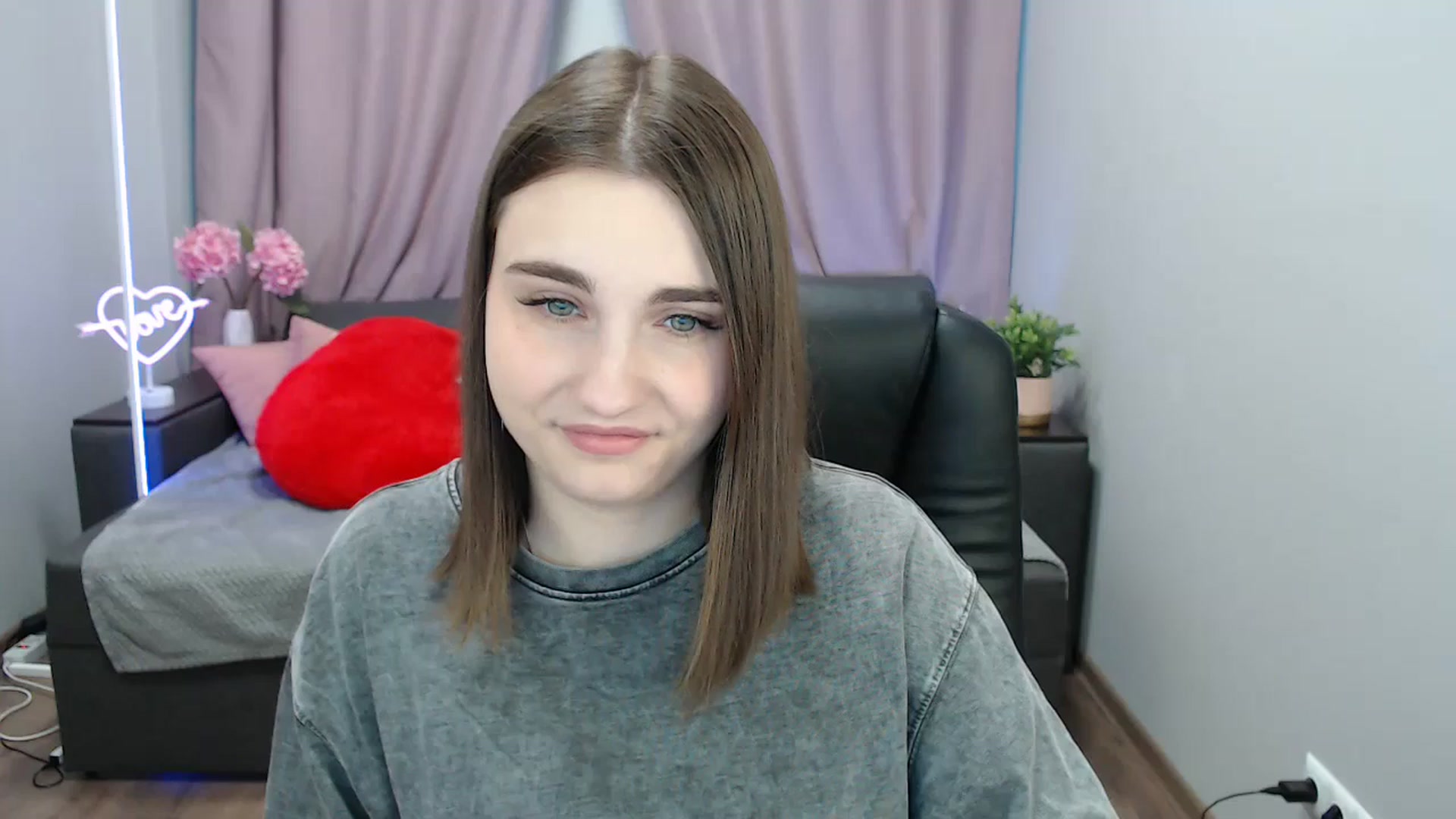 Gallery image thumbnail from LaneyGrey's myfreecams stream on, 07/01/2025, 08:23 image 4 of 20