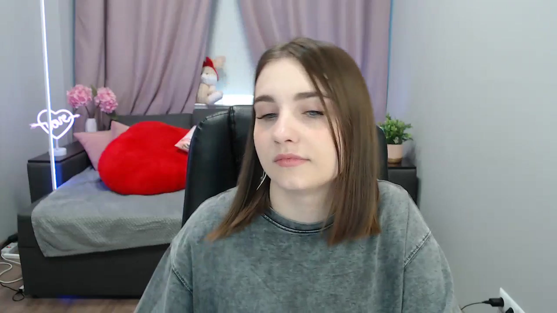 Gallery image thumbnail from LaneyGrey's myfreecams stream on, 07/01/2025, 08:23 image 6 of 20