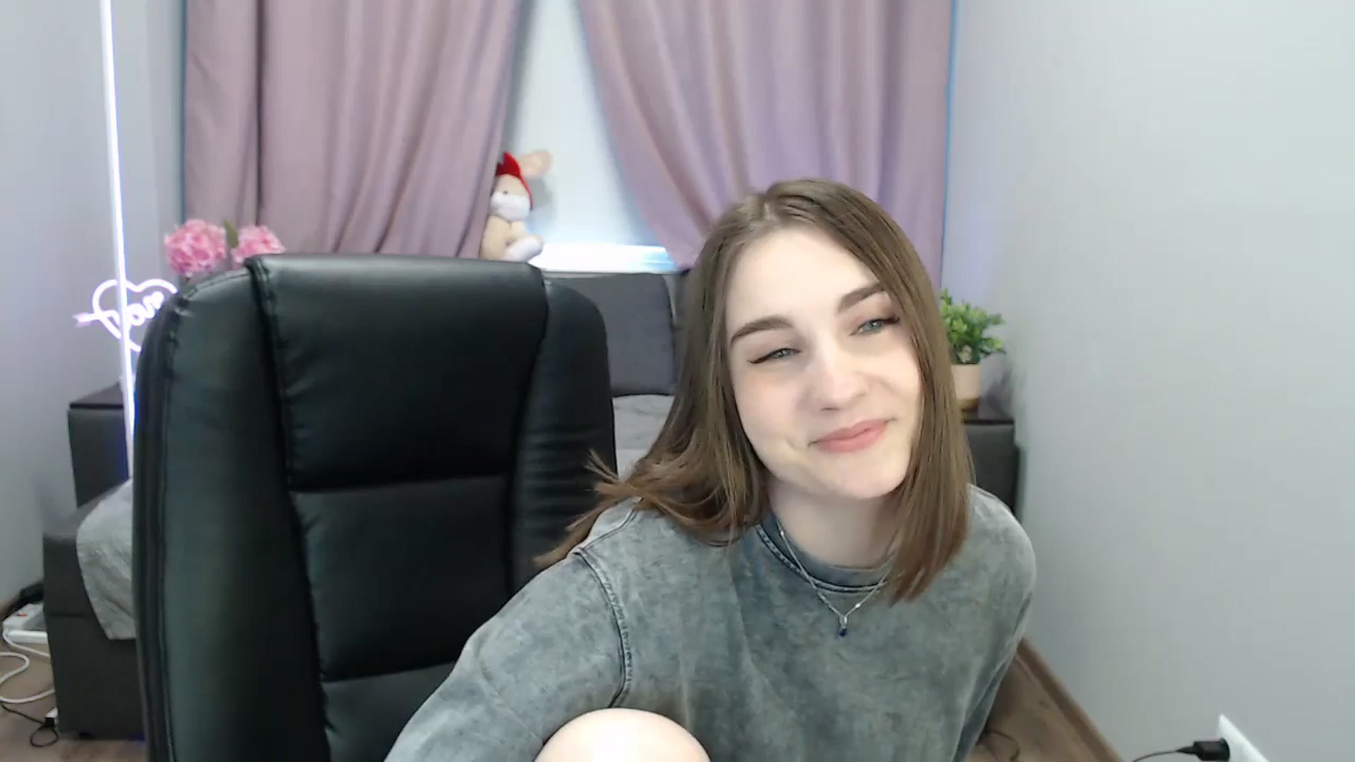 Gallery image thumbnail from LaneyGrey's myfreecams stream on, 07/01/2025, 08:23 image 19 of 20