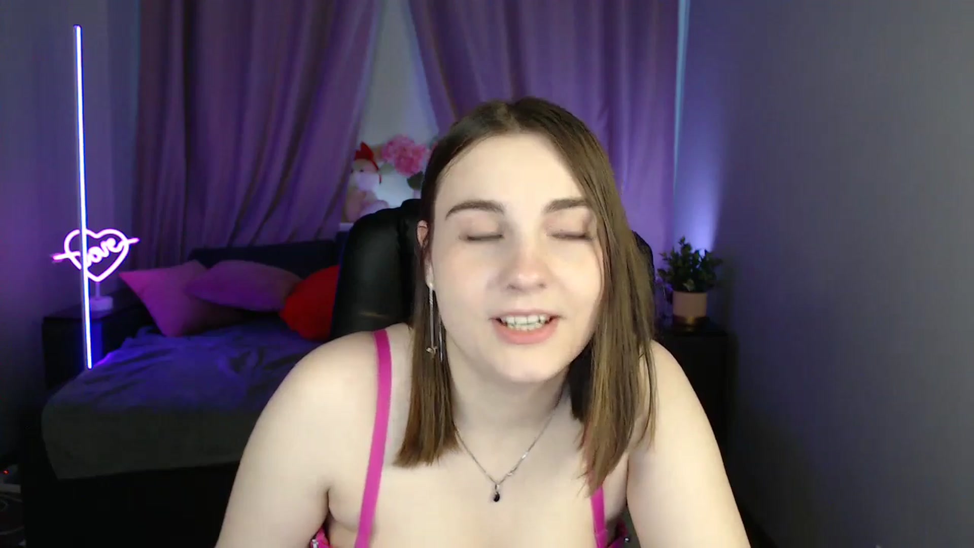 Gallery image thumbnail from LaneyGrey's myfreecams stream on, 07/01/2025, 08:54 image 11 of 20
