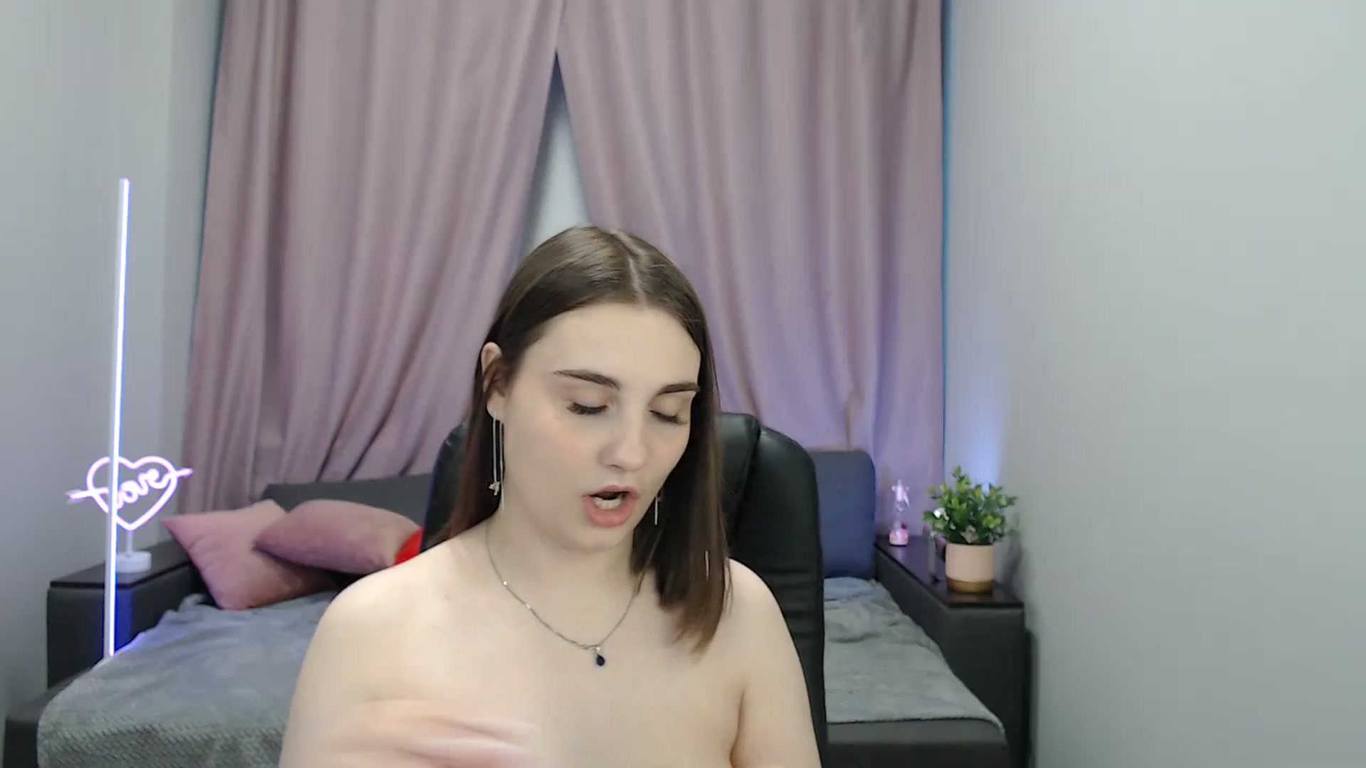 Gallery image thumbnail from LaneyGrey's myfreecams stream on, 07/01/2025, 08:54 image 4 of 20