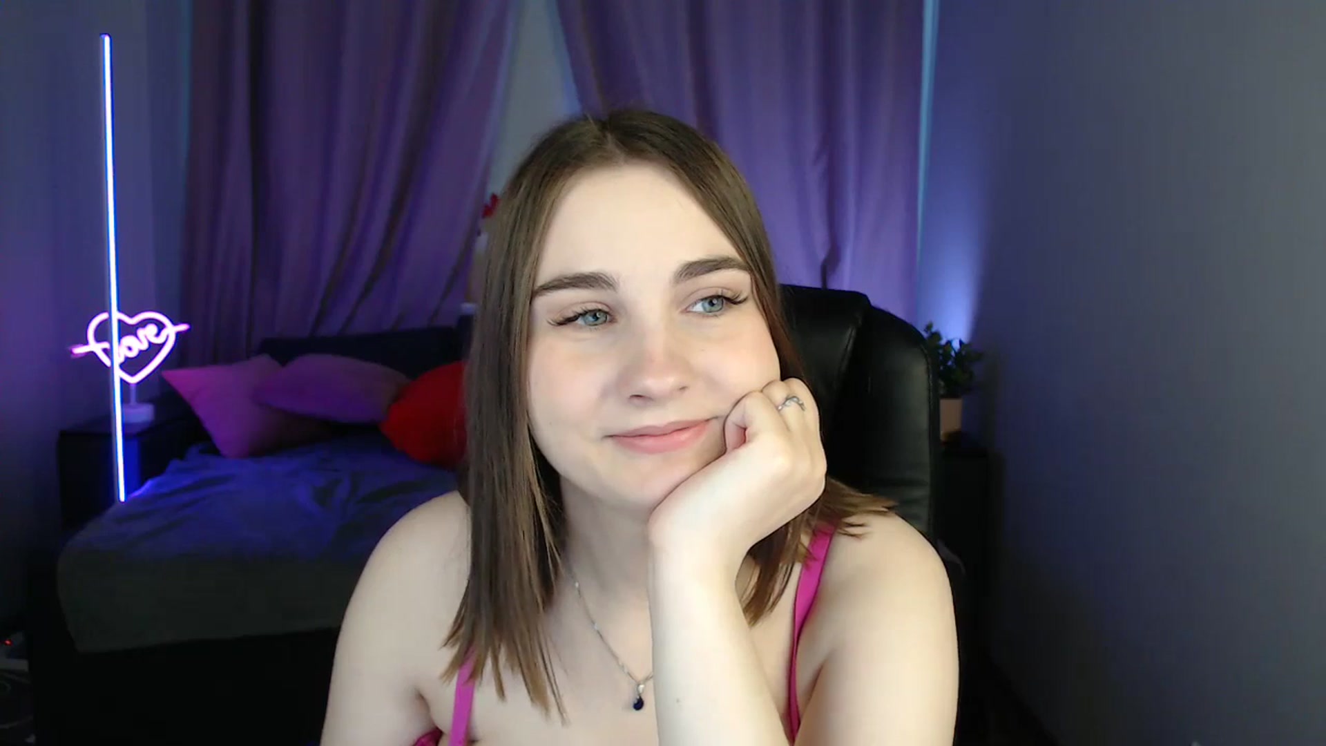 Gallery image thumbnail from LaneyGrey's myfreecams stream on, 07/01/2025, 08:54 image 10 of 20