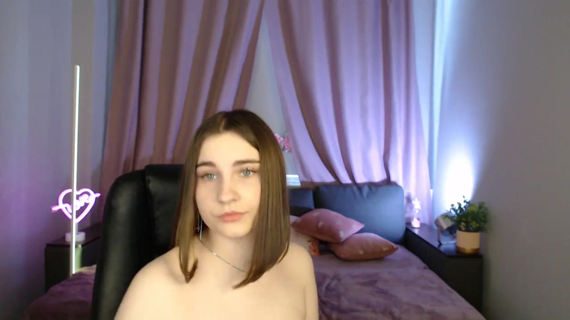 Gallery image thumbnail from LaneyGrey's myfreecams stream on, 07/04/2025, 08:31 image 15 of 20