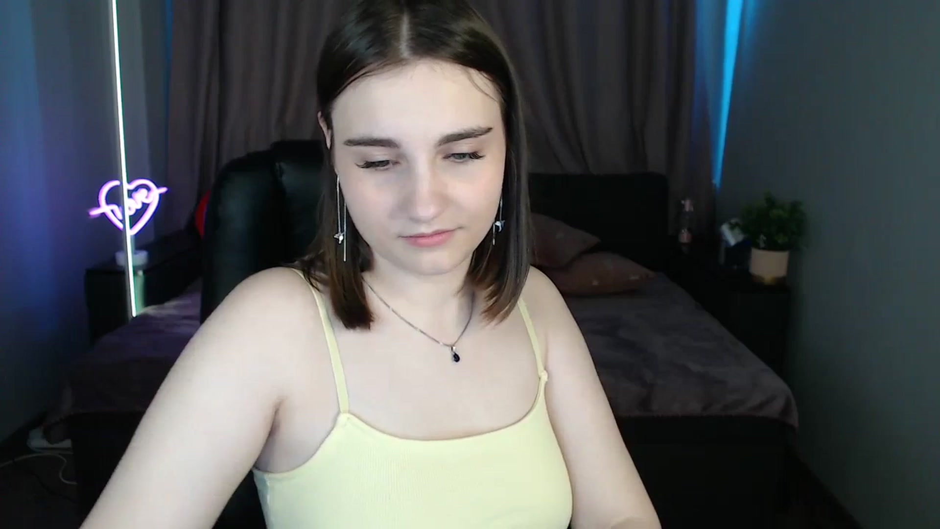 Gallery image thumbnail from LaneyGrey's myfreecams stream on, 07/04/2025, 08:31 image 3 of 20