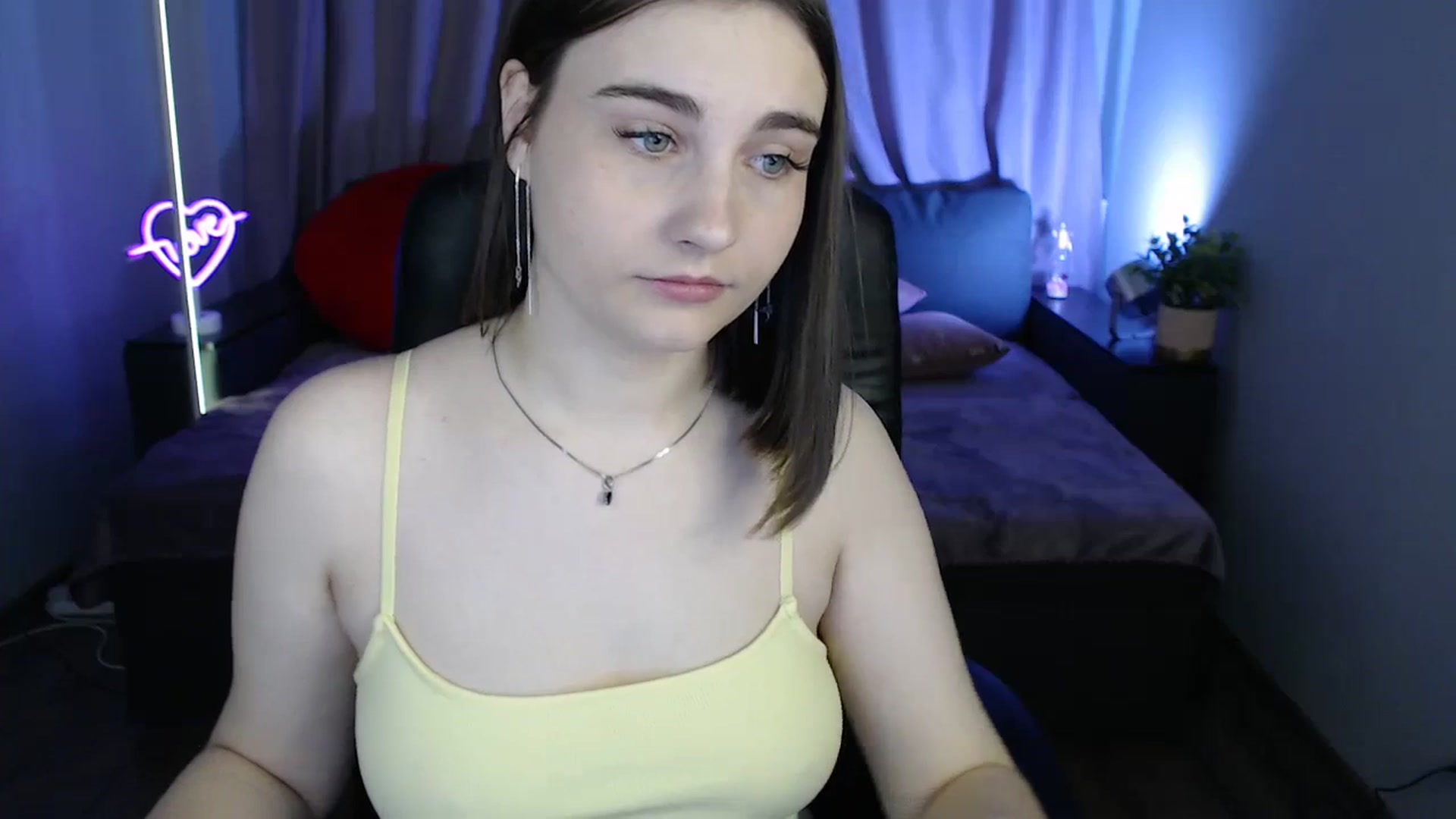 Gallery image thumbnail from LaneyGrey's myfreecams stream on, 07/04/2025, 08:31 image 8 of 20