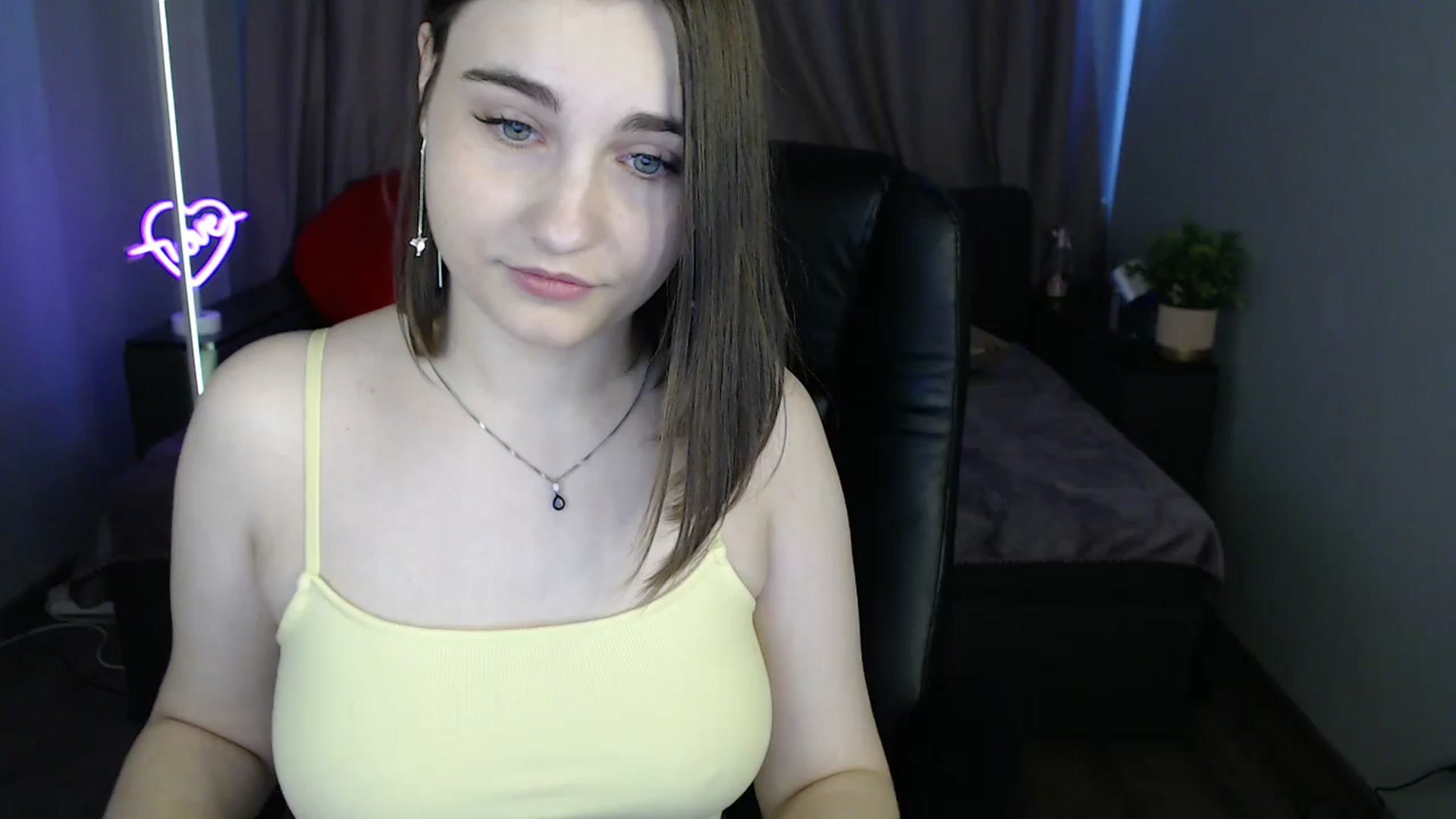 Gallery image thumbnail from LaneyGrey's myfreecams stream on, 07/04/2025, 08:31 image 4 of 20