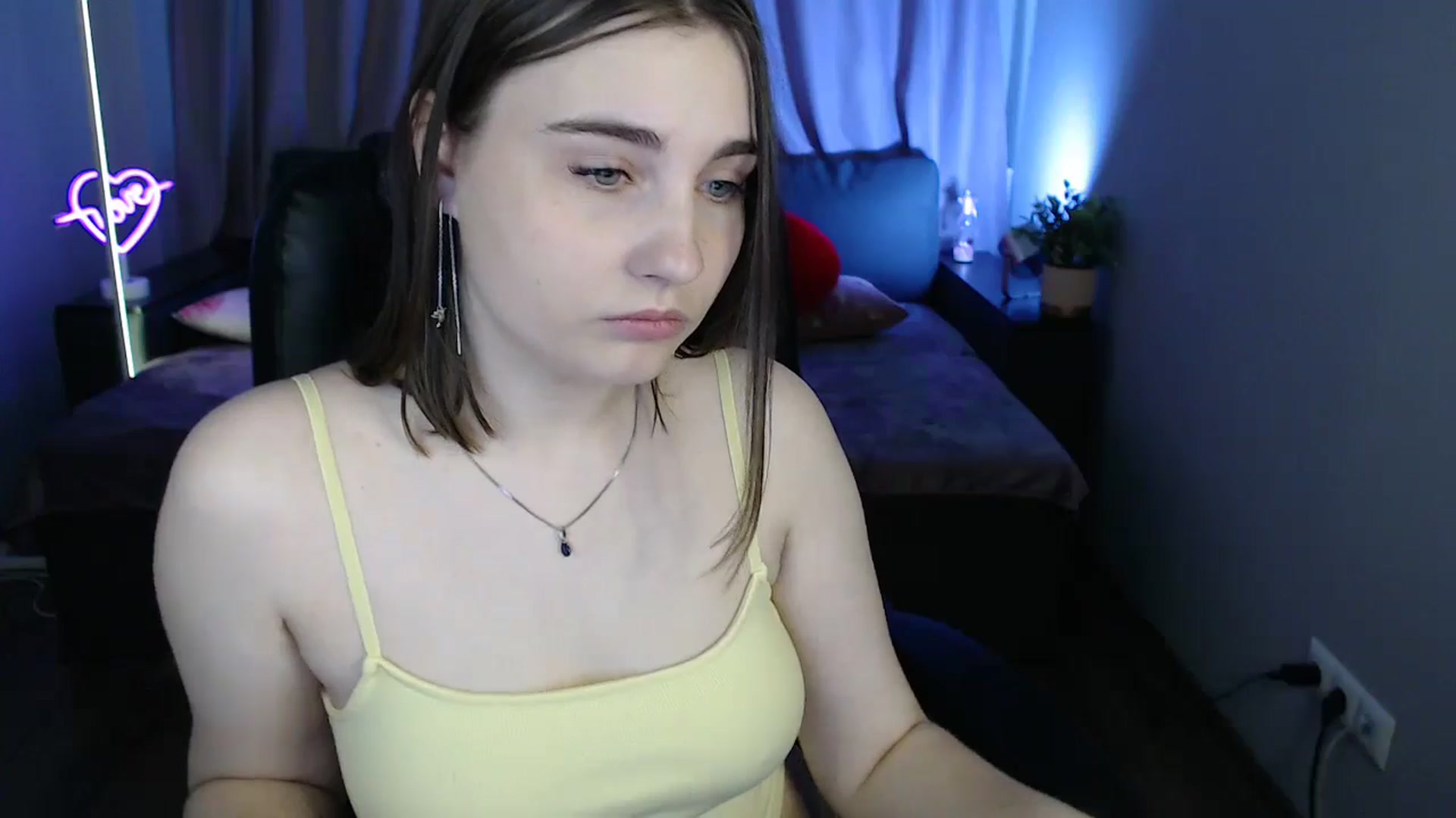 Gallery image thumbnail from LaneyGrey's myfreecams stream on, 07/04/2025, 09:21 image 2 of 20