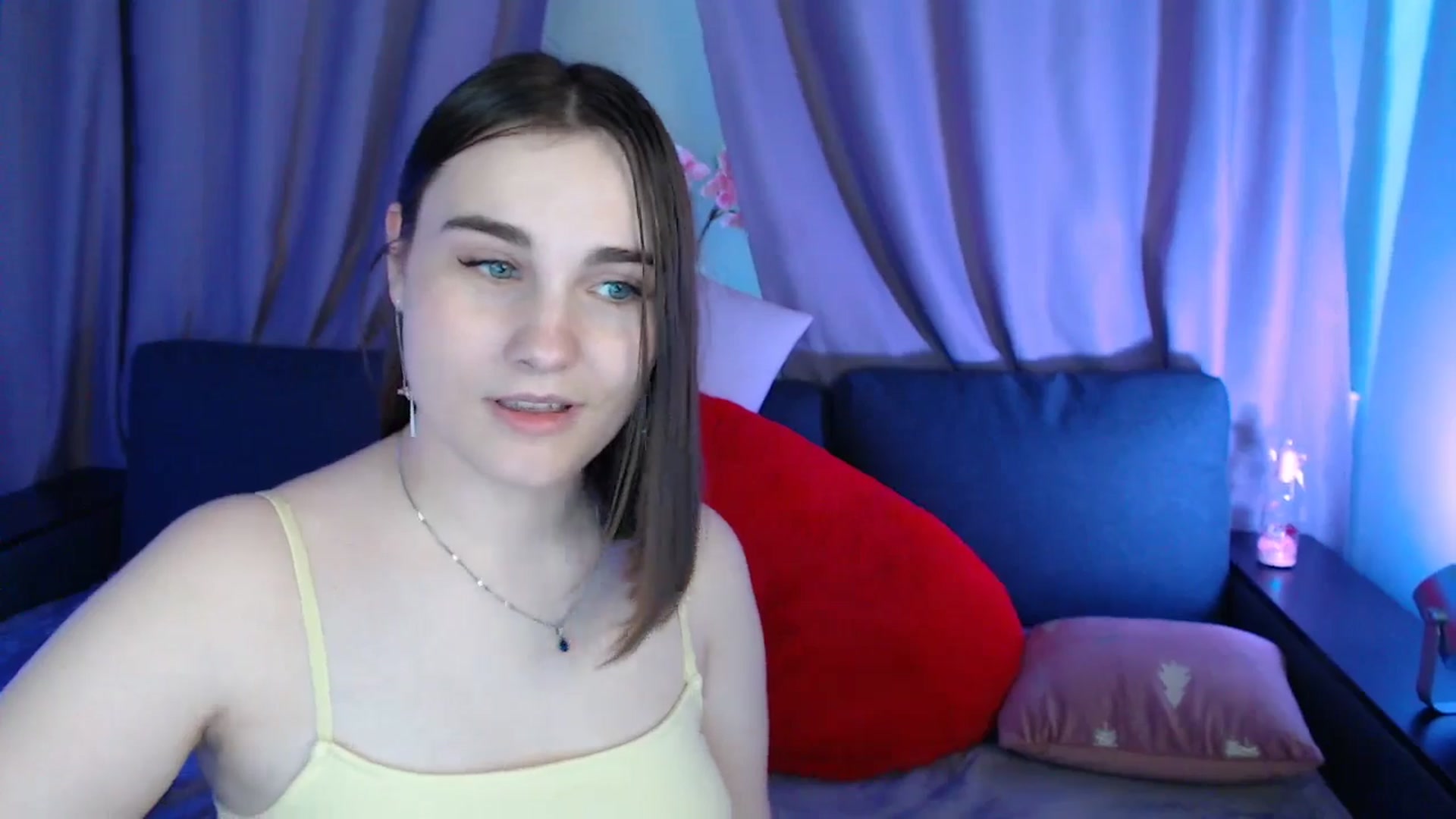 Gallery image thumbnail from LaneyGrey's myfreecams stream on, 07/04/2025, 11:29 image 9 of 20
