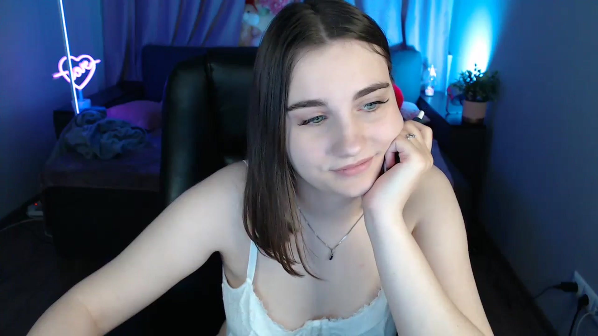 Gallery image thumbnail from LaneyGrey's myfreecams stream on, 07/06/2025, 09:37 image 8 of 20