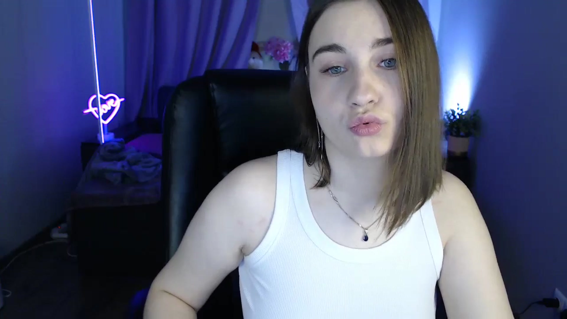 Gallery image thumbnail from LaneyGrey's myfreecams stream on, 07/07/2025, 08:17 image 4 of 20