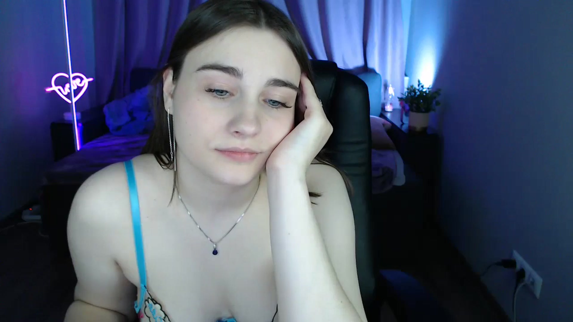 Gallery image thumbnail from LaneyGrey's myfreecams stream on, 07/11/2025, 11:38 image 2 of 20