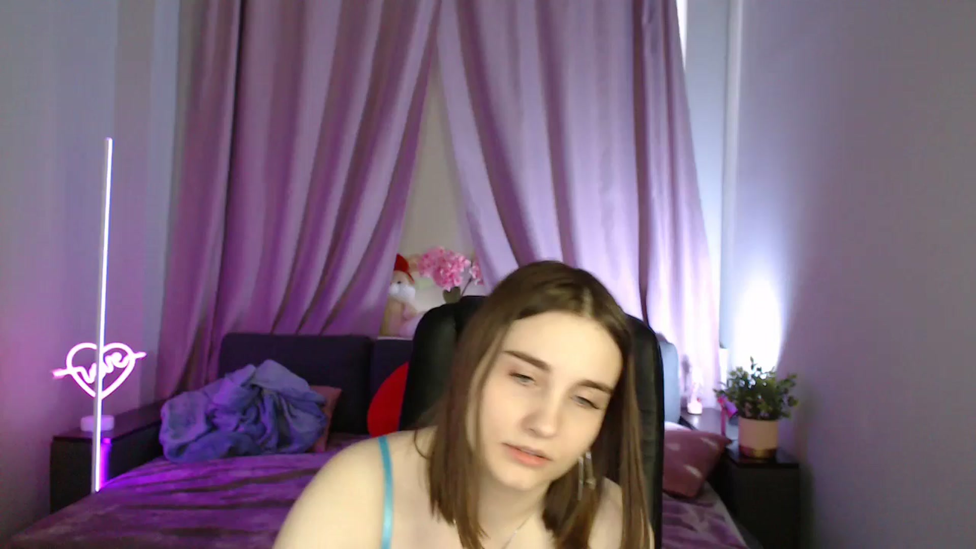 Gallery image thumbnail from LaneyGrey's myfreecams stream on, 07/11/2025, 12:51 image 1 of 20