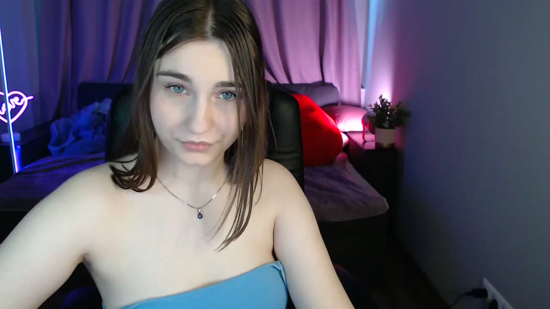 Gallery image thumbnail from LaneyGrey's myfreecams stream on, 07/12/2025, 09:38 image 18 of 20