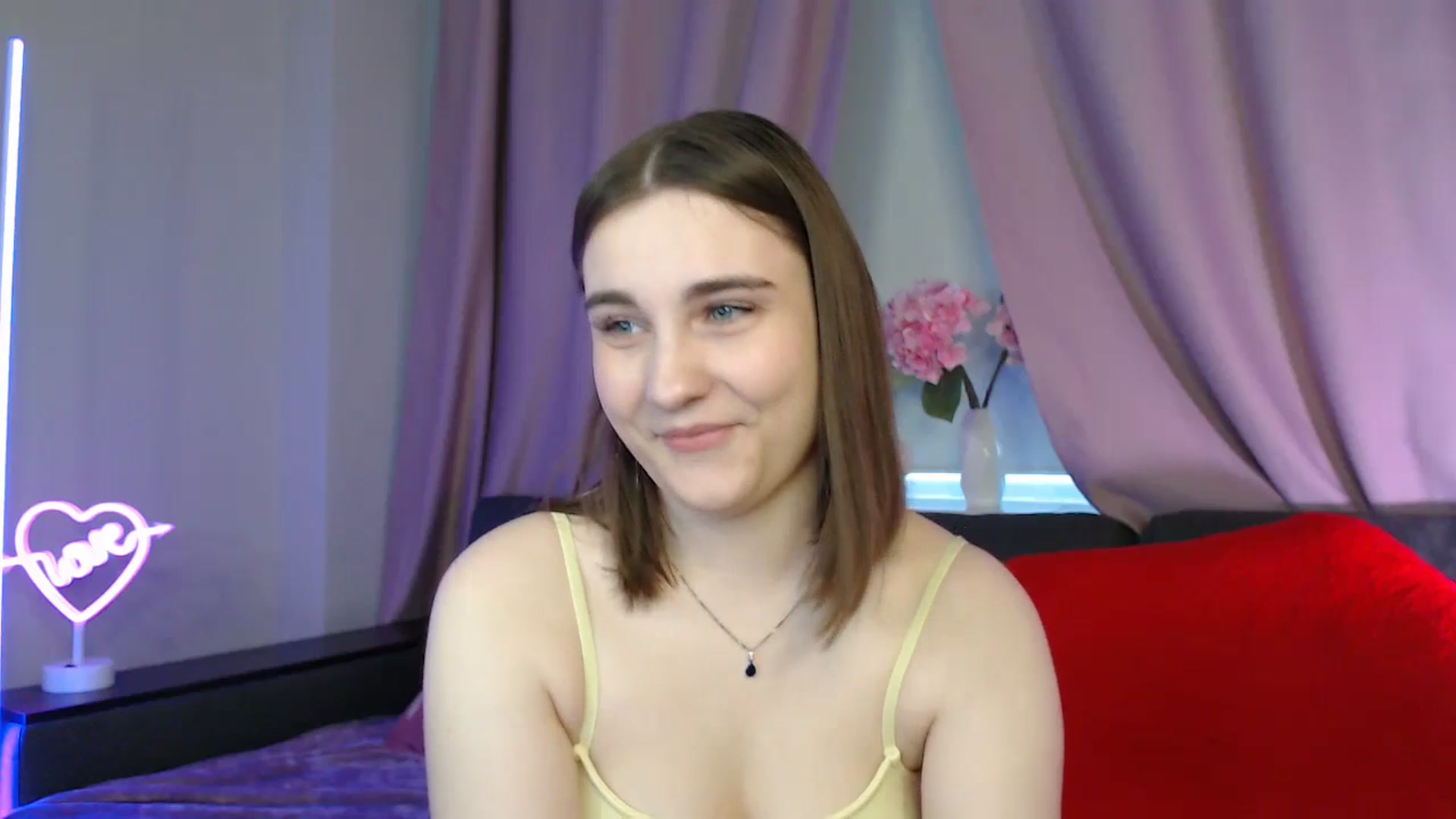 Gallery image thumbnail from LaneyGrey's myfreecams stream on, 07/13/2025, 11:27 image 4 of 20