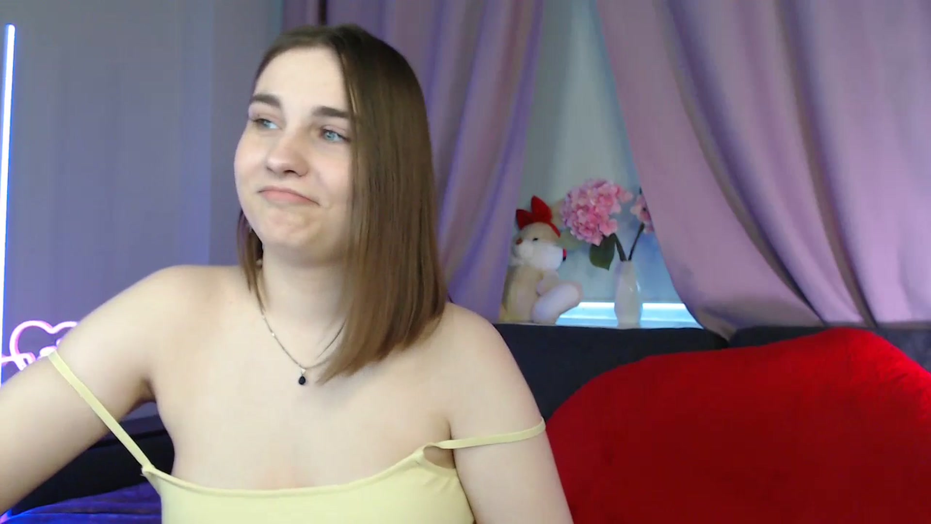 Gallery image thumbnail from LaneyGrey's myfreecams stream on, 07/13/2025, 11:27 image 2 of 20