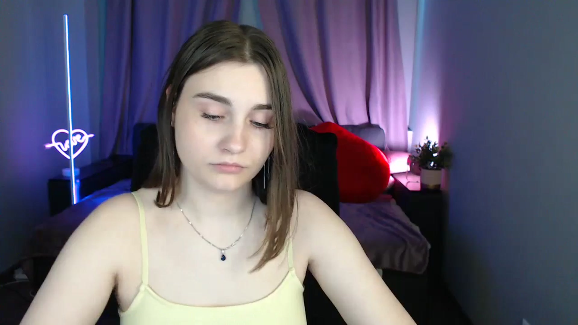 Gallery image thumbnail from LaneyGrey's myfreecams stream on, 07/13/2025, 11:54 image 3 of 20