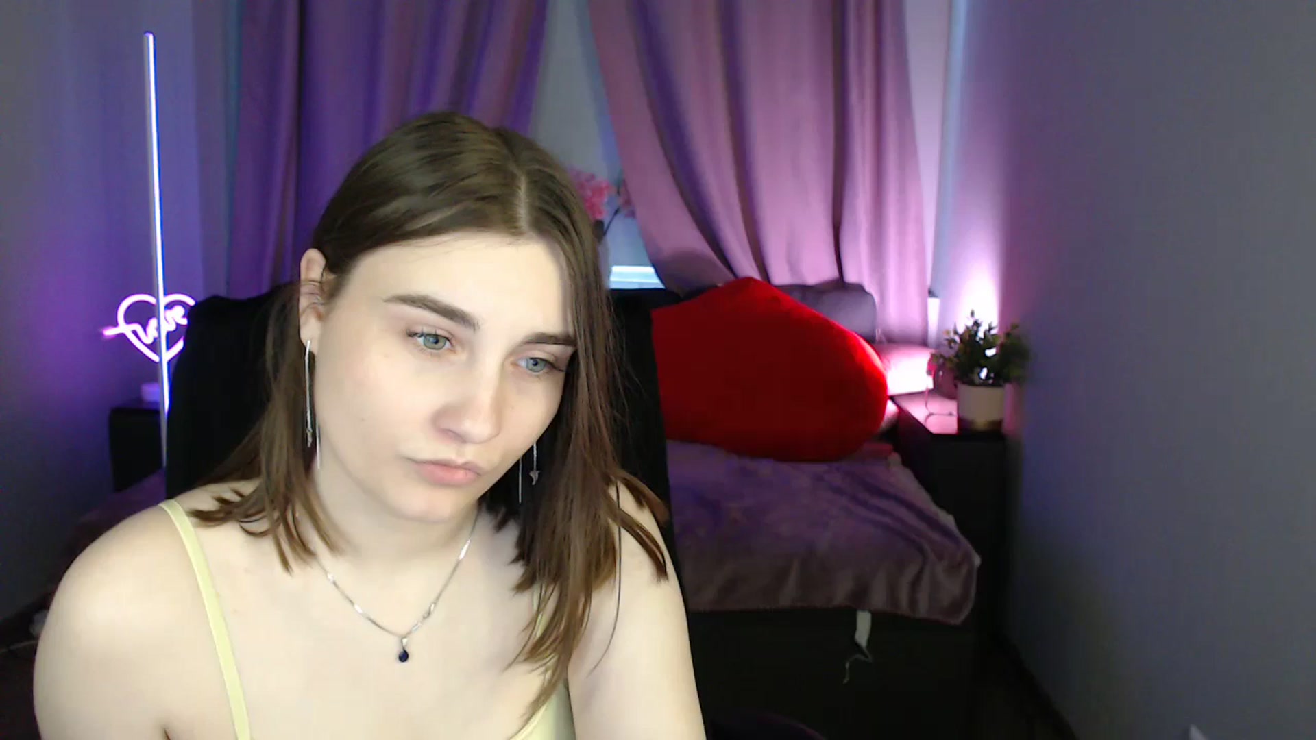 Gallery image thumbnail from LaneyGrey's myfreecams stream on, 07/13/2025, 11:54 image 1 of 20