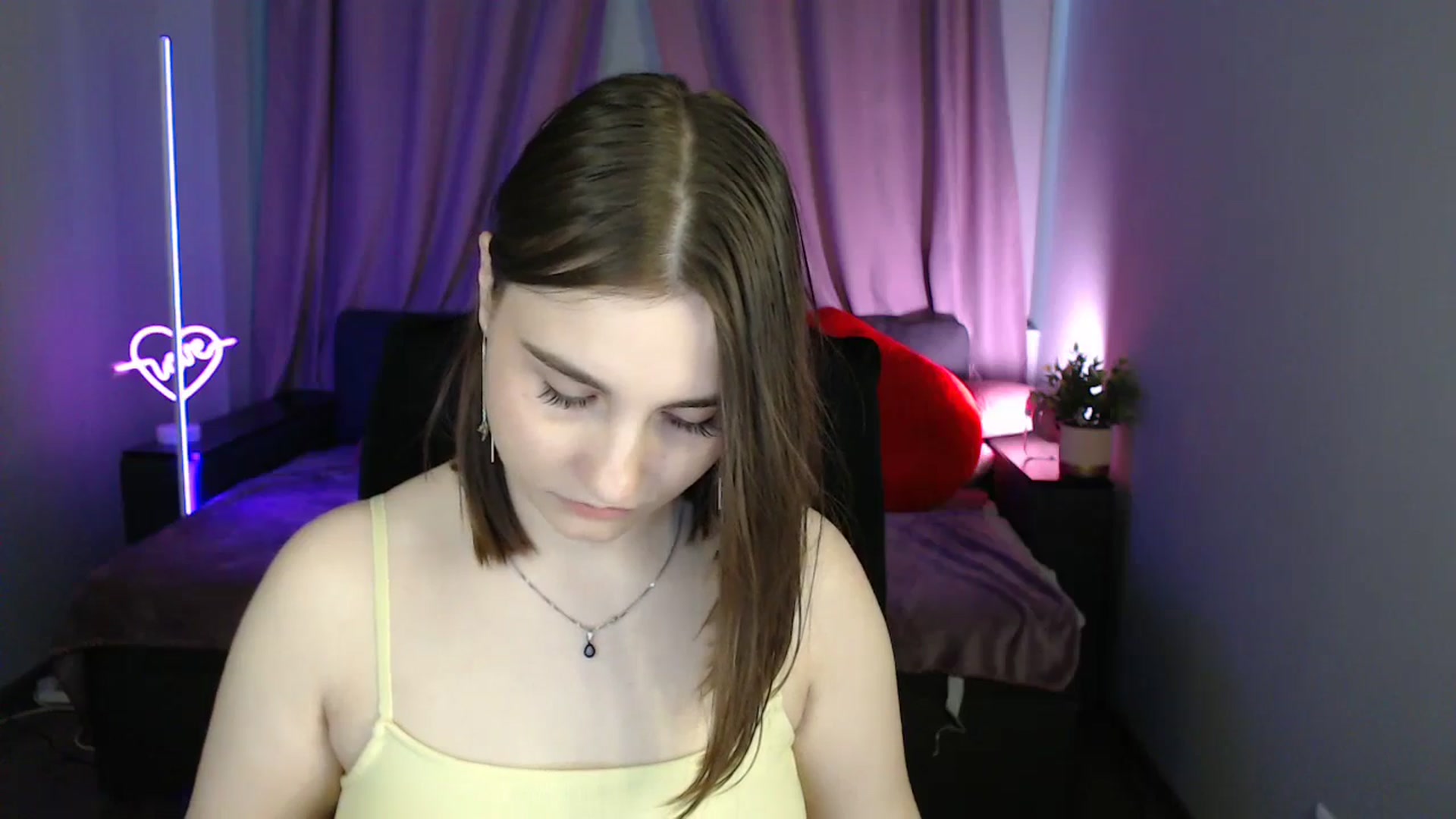 Gallery image thumbnail from LaneyGrey's myfreecams stream on, 07/13/2025, 11:54 image 4 of 20