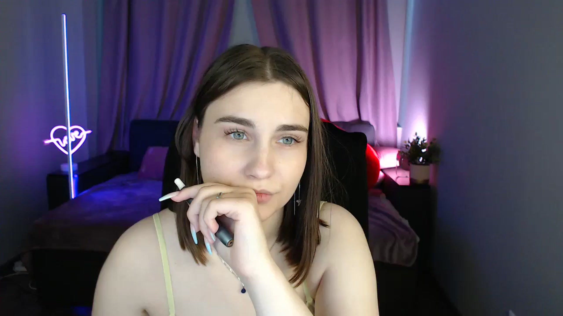 Gallery image thumbnail from LaneyGrey's myfreecams stream on, 07/13/2025, 11:54 image 8 of 20