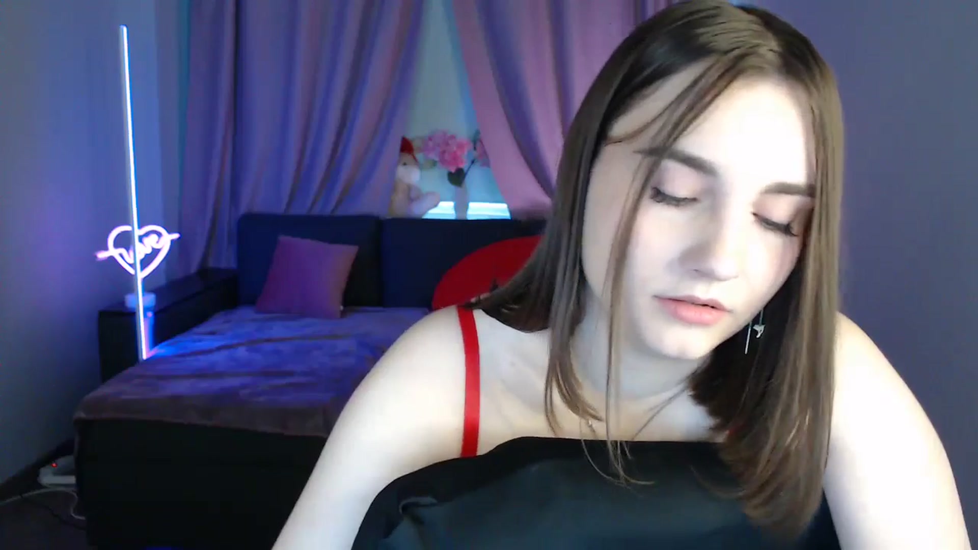 Gallery image thumbnail from LaneyGrey's myfreecams stream on, 07/15/2025, 08:43 image 7 of 20