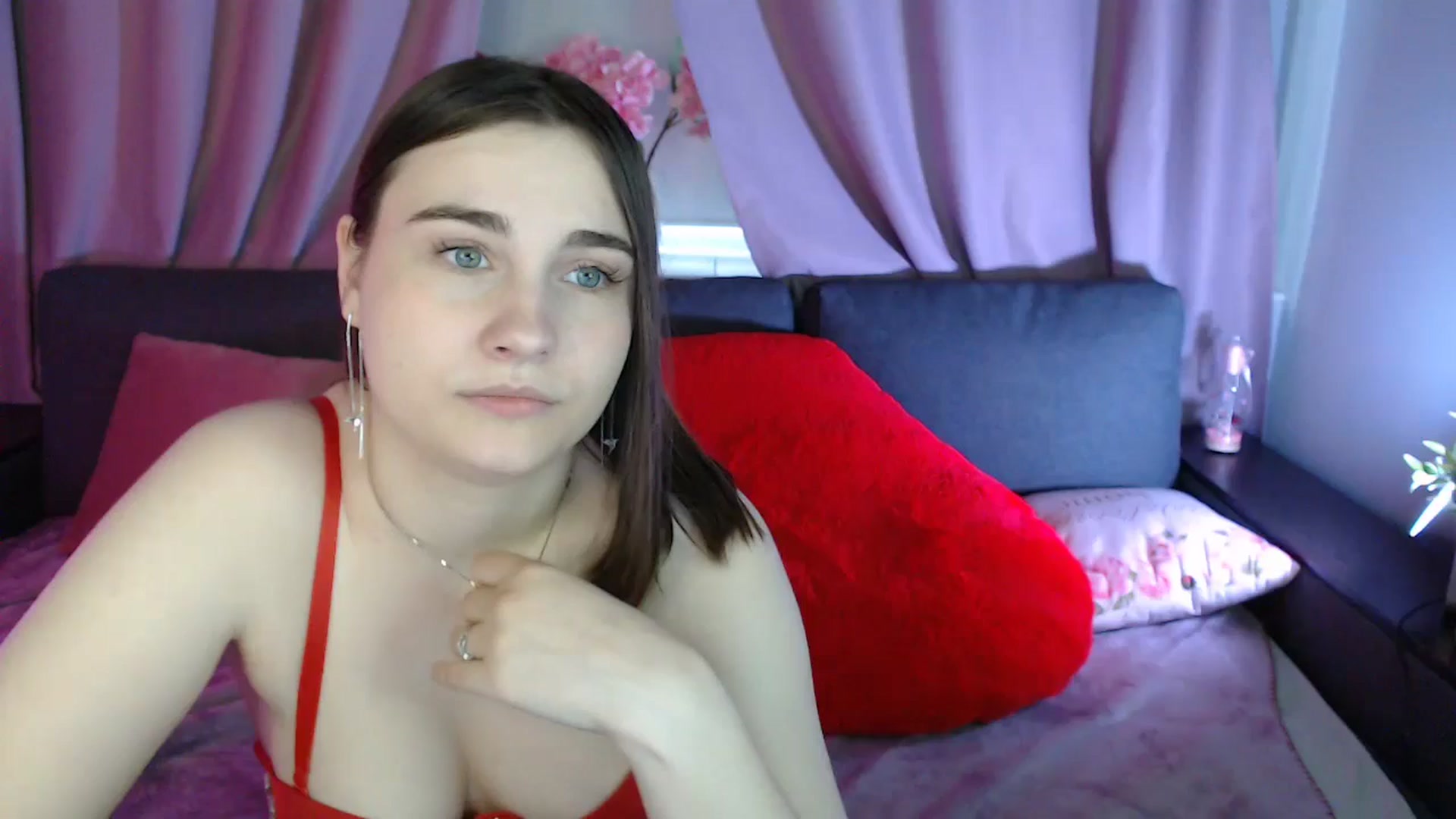 Gallery image thumbnail from LaneyGrey's myfreecams stream on, 07/15/2025, 12:32 image 1 of 20