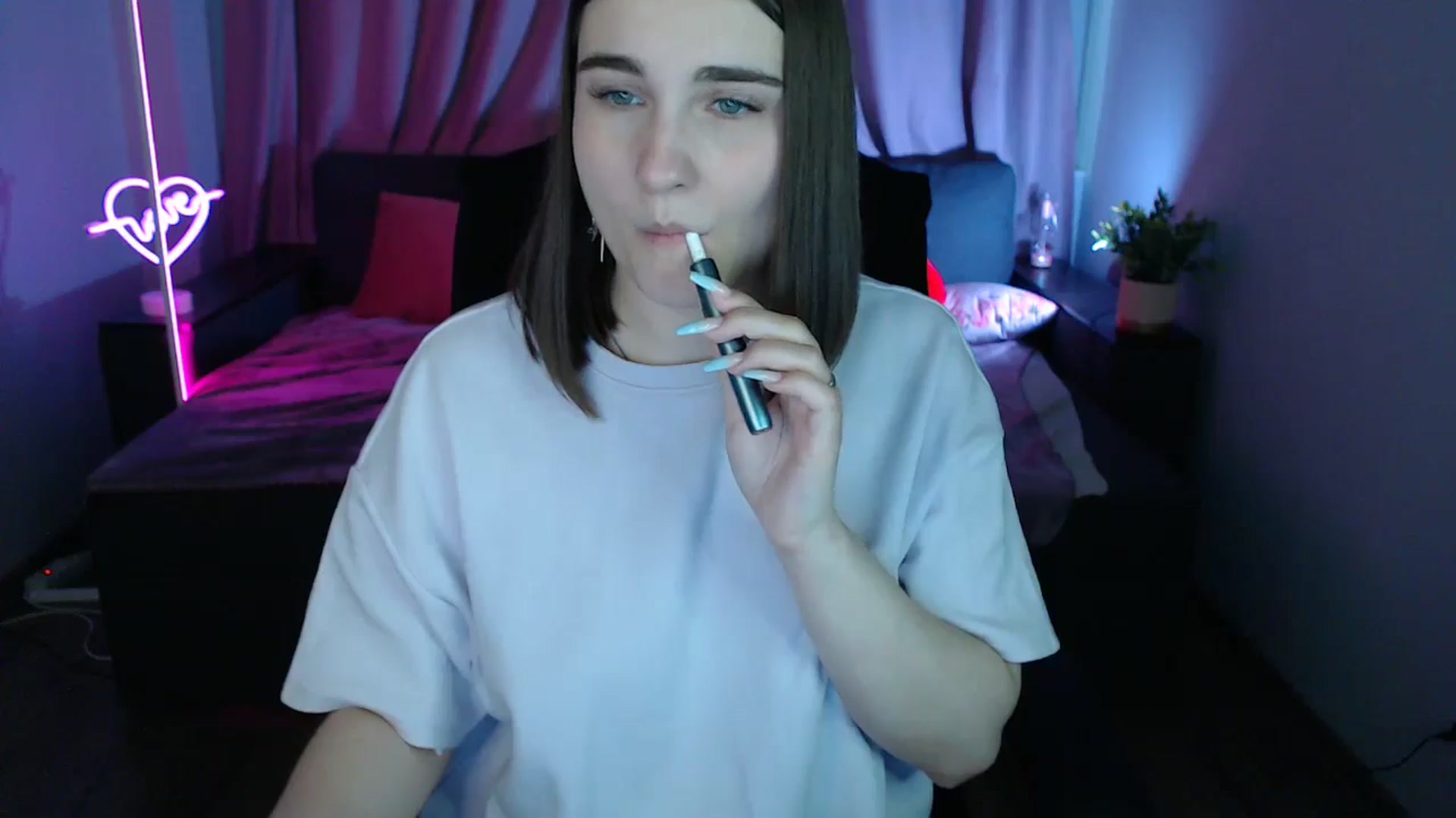 Gallery image thumbnail from LaneyGrey's myfreecams stream on, 07/15/2025, 13:06 image 9 of 20