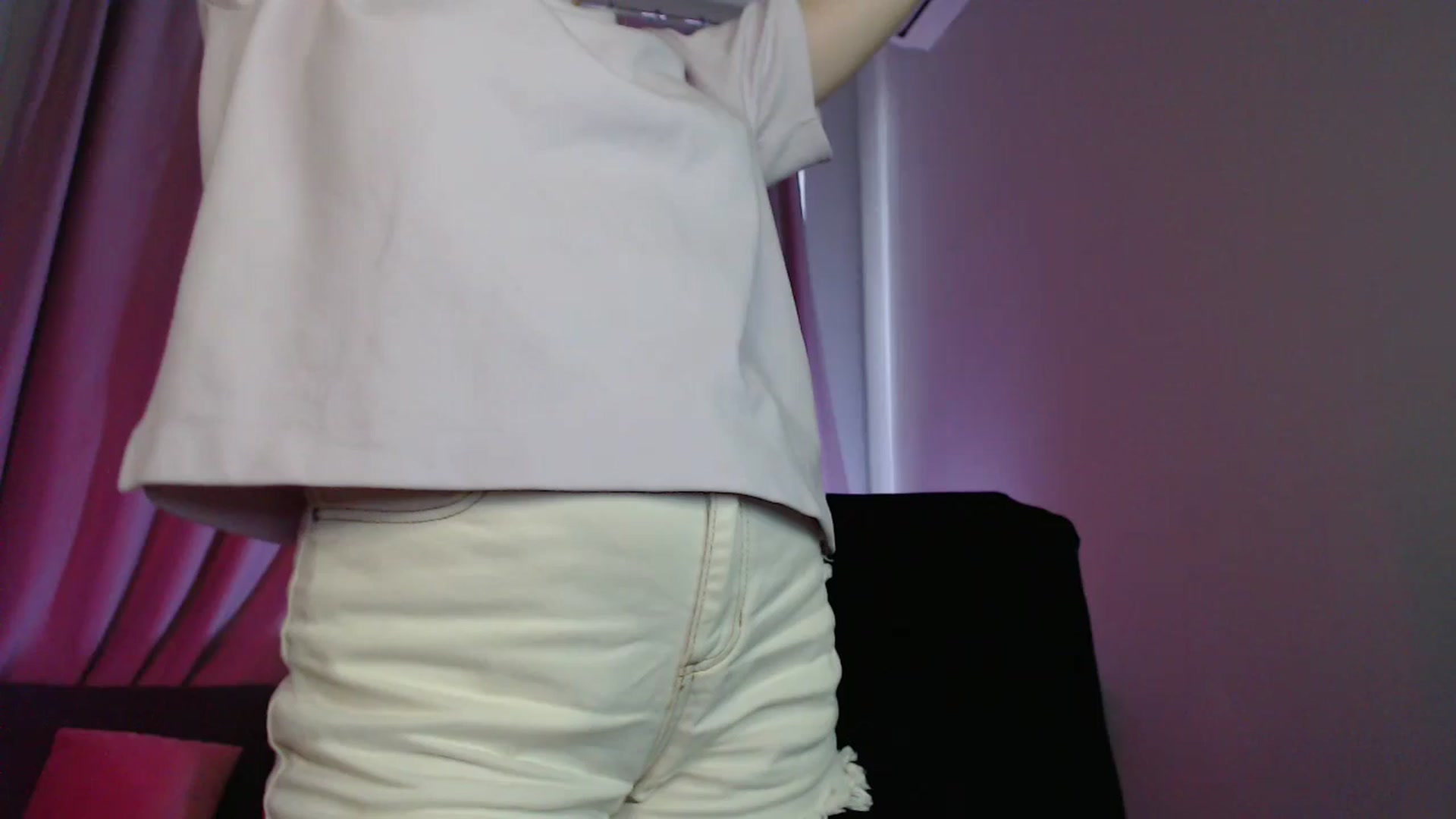 Gallery image thumbnail from LaneyGrey's myfreecams stream on, 07/15/2025, 13:06 image 17 of 20