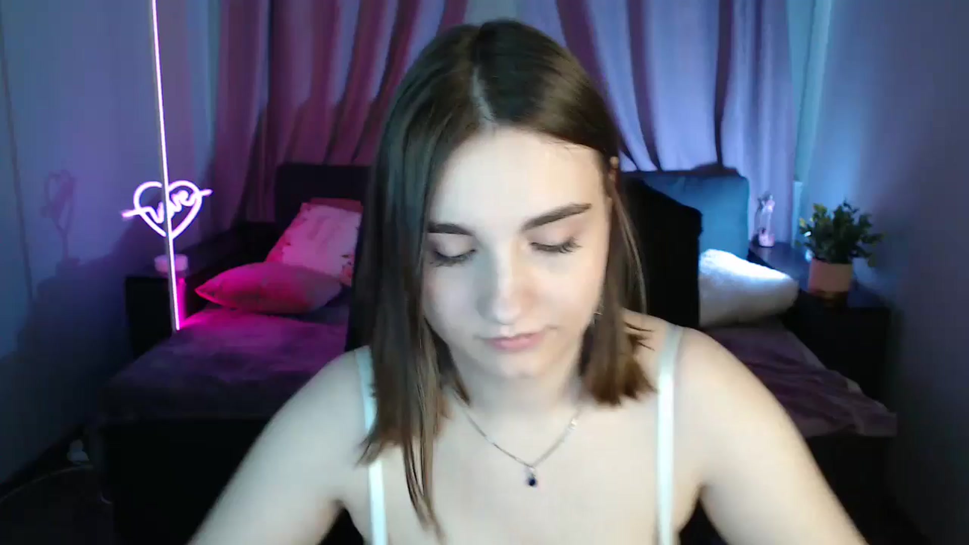 Gallery image thumbnail from LaneyGrey's myfreecams stream on, 07/18/2025, 09:38 image 1 of 20