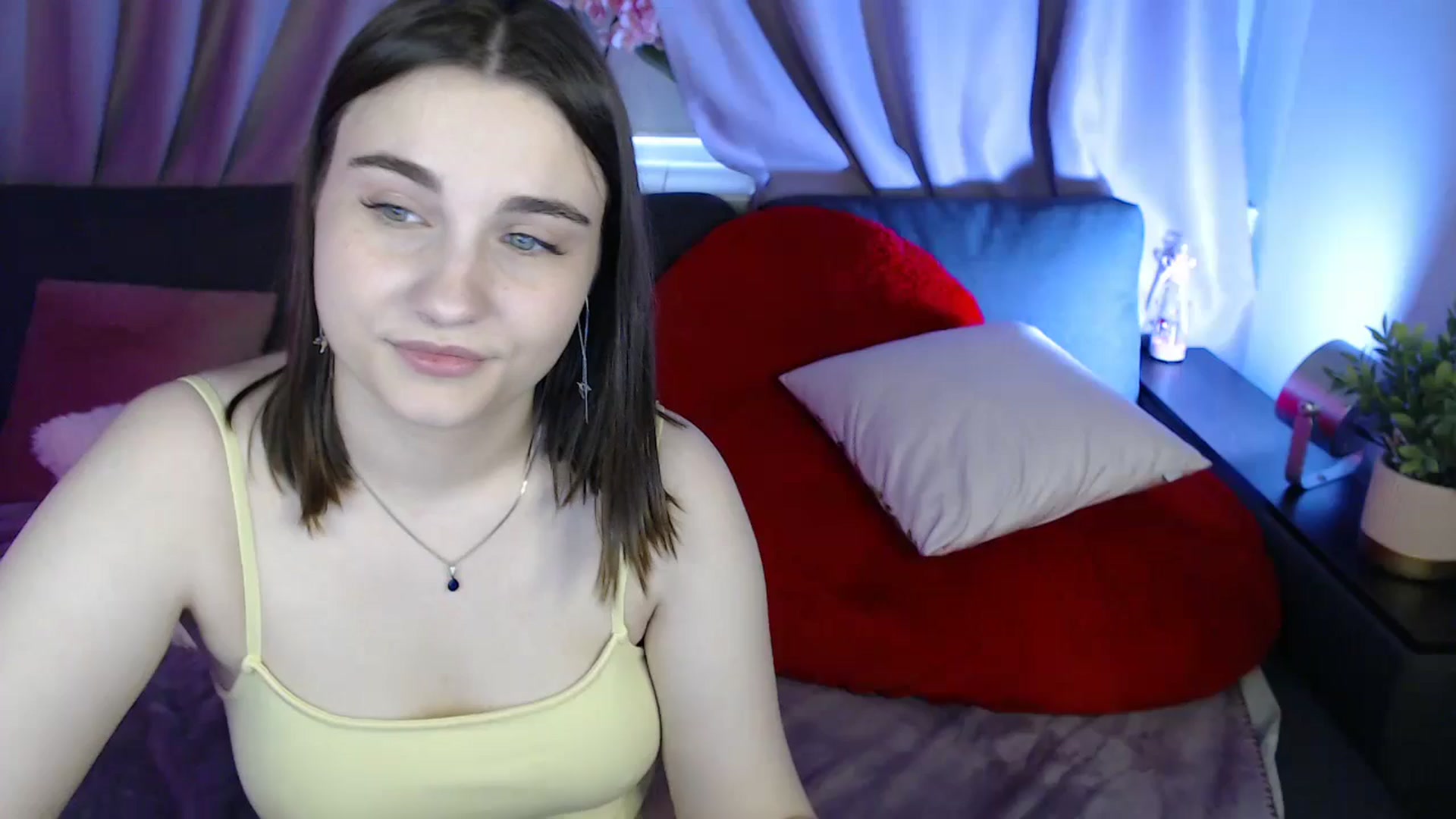 Gallery image thumbnail from LaneyGrey's myfreecams stream on, 07/20/2025, 09:28 image 4 of 20