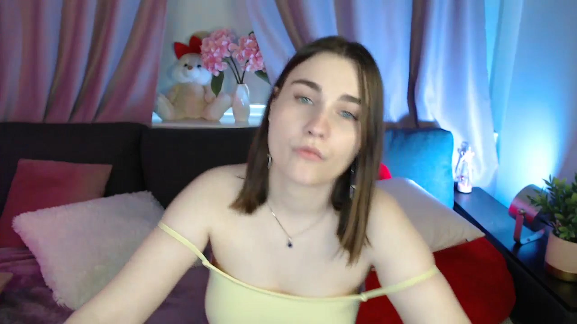 Gallery image thumbnail from LaneyGrey's myfreecams stream on, 07/20/2025, 09:54 image 6 of 20
