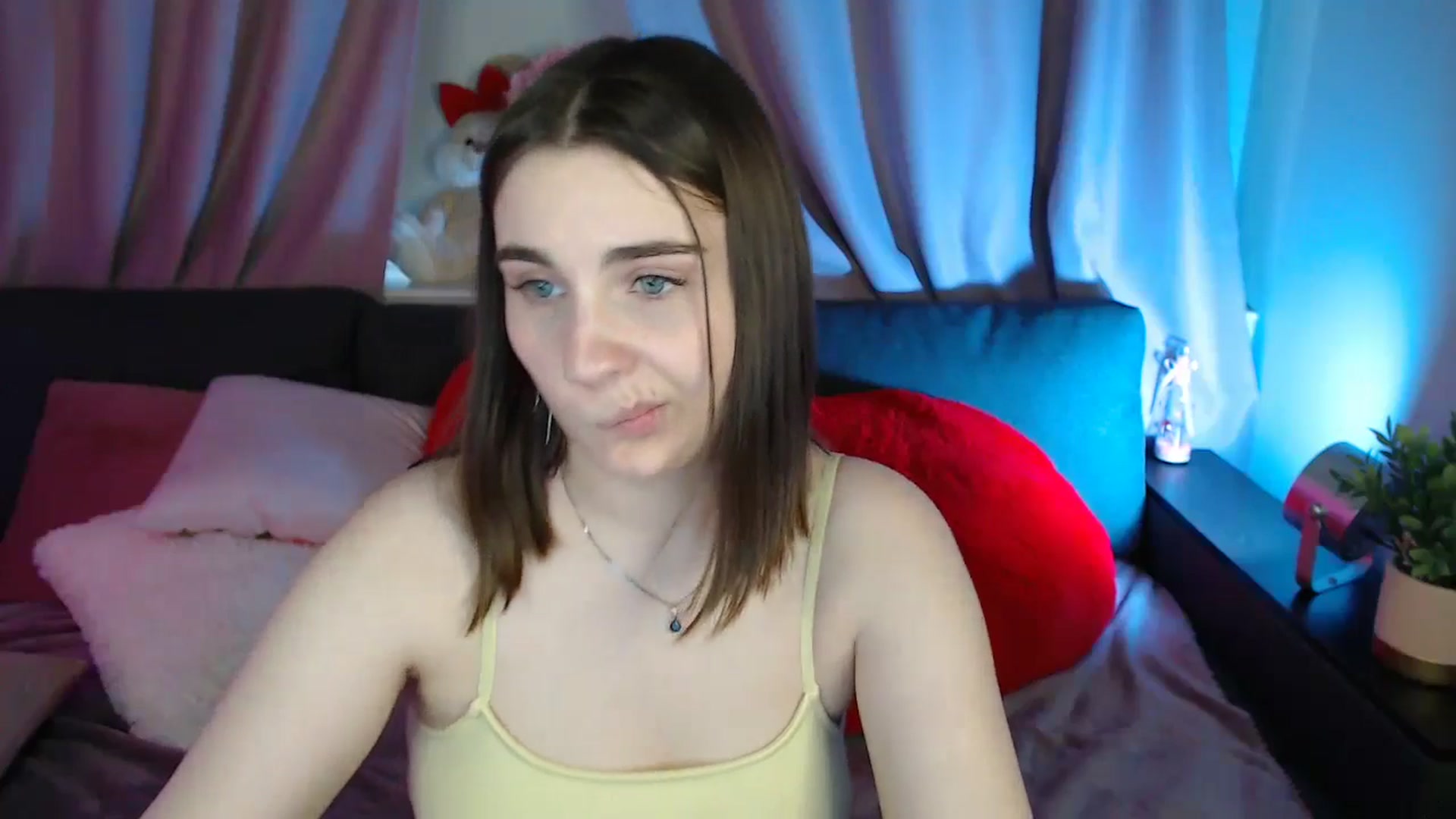 Gallery image thumbnail from LaneyGrey's myfreecams stream on, 07/20/2025, 12:07 image 7 of 20