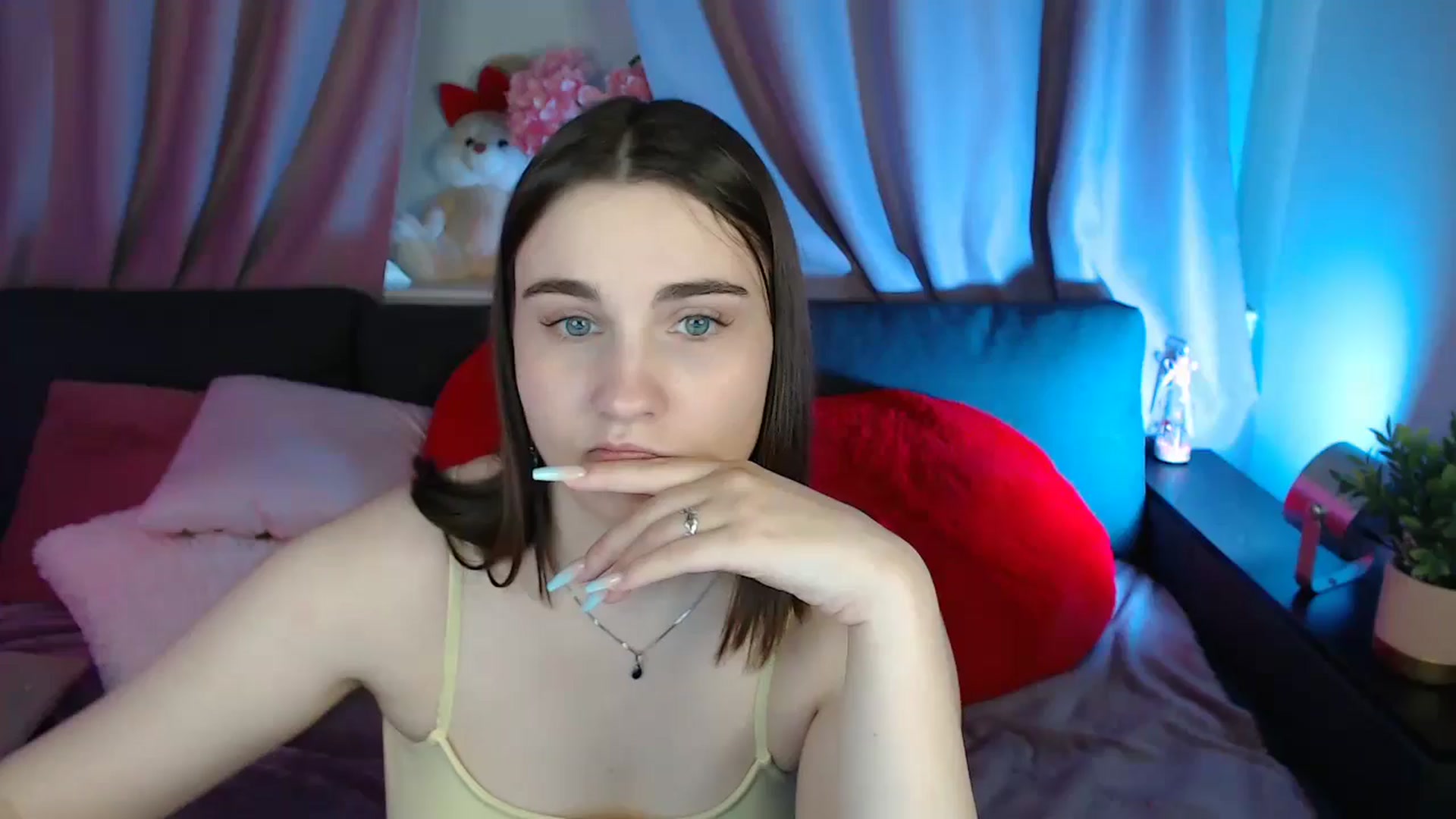 Gallery image thumbnail from LaneyGrey's myfreecams stream on, 07/20/2025, 12:07 image 4 of 20