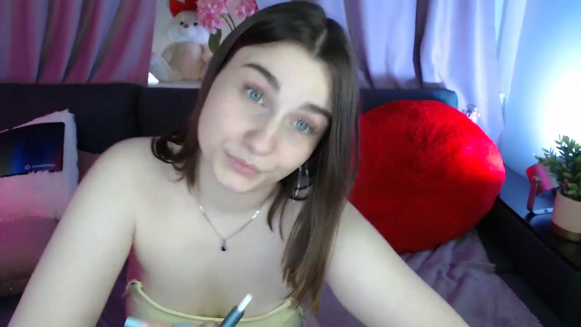 Gallery image thumbnail from LaneyGrey's myfreecams stream on, 07/20/2025, 13:58 image 17 of 20
