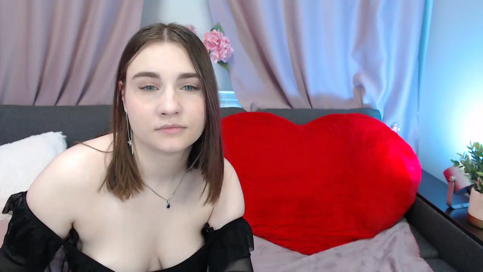 Gallery image thumbnail from LaneyGrey's myfreecams stream on, 07/21/2025, 09:22 image 5 of 20
