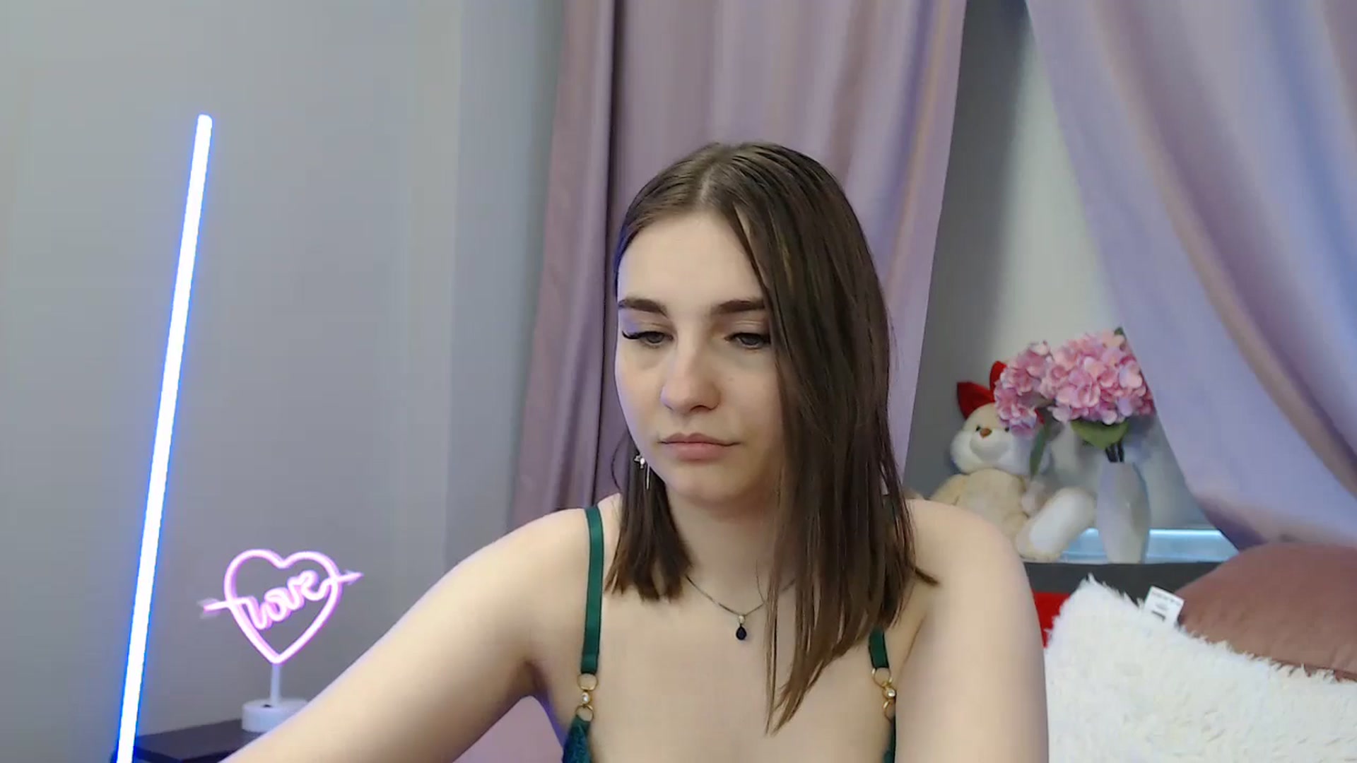 Gallery image thumbnail from LaneyGrey's myfreecams stream on, 07/23/2025, 10:33 image 16 of 20
