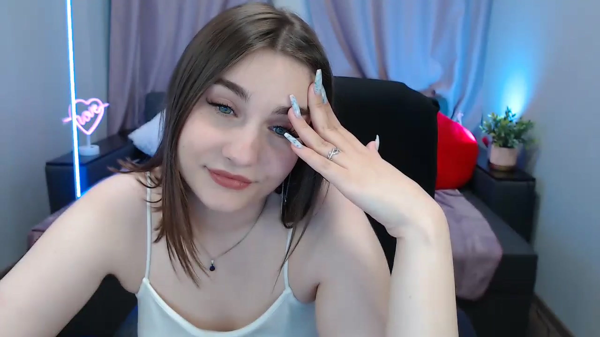 Gallery image thumbnail from LaneyGrey's myfreecams stream on, 07/27/2025, 09:27 image 11 of 20