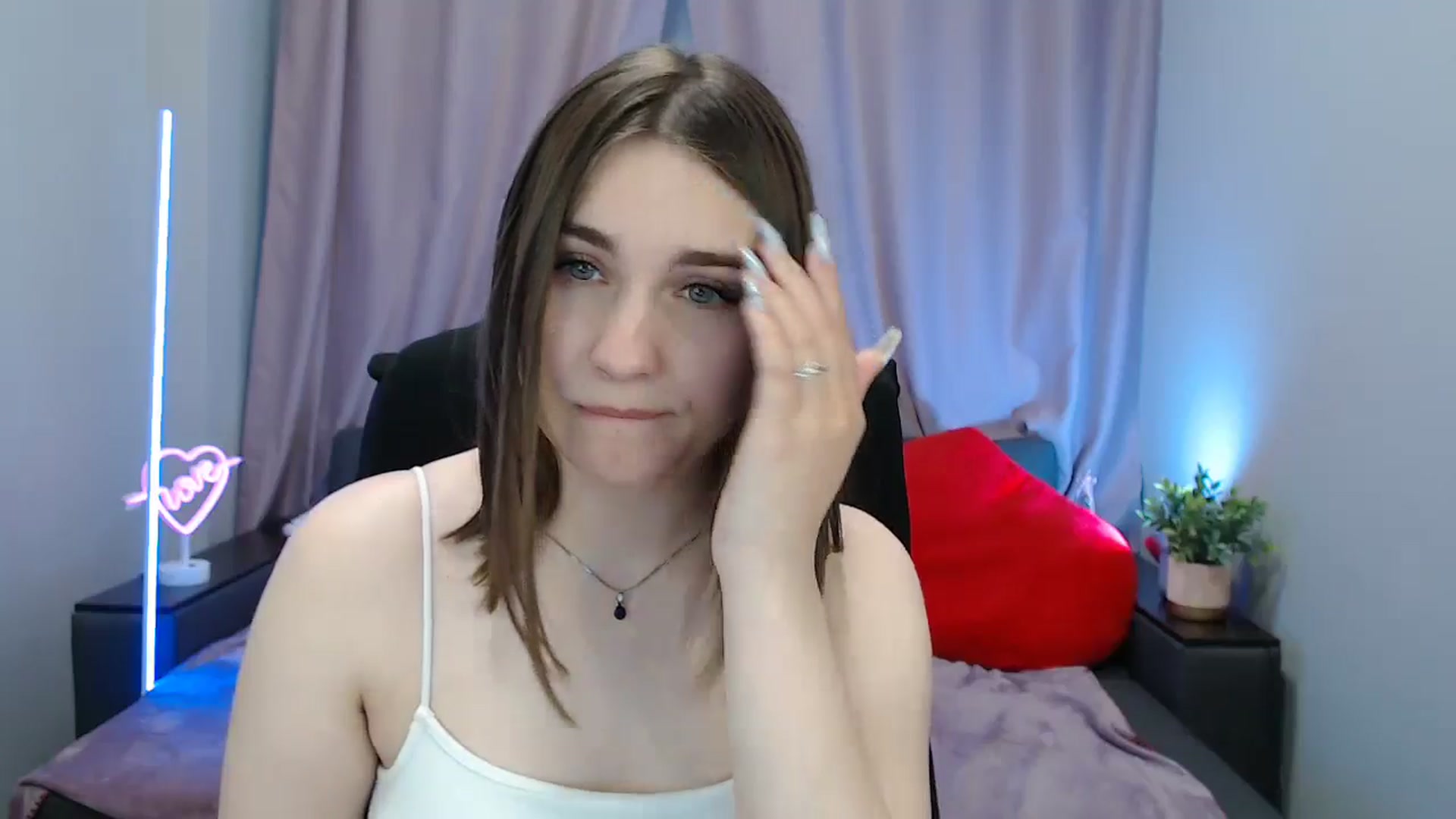Gallery image thumbnail from LaneyGrey's myfreecams stream on, 07/27/2025, 11:16 image 4 of 20