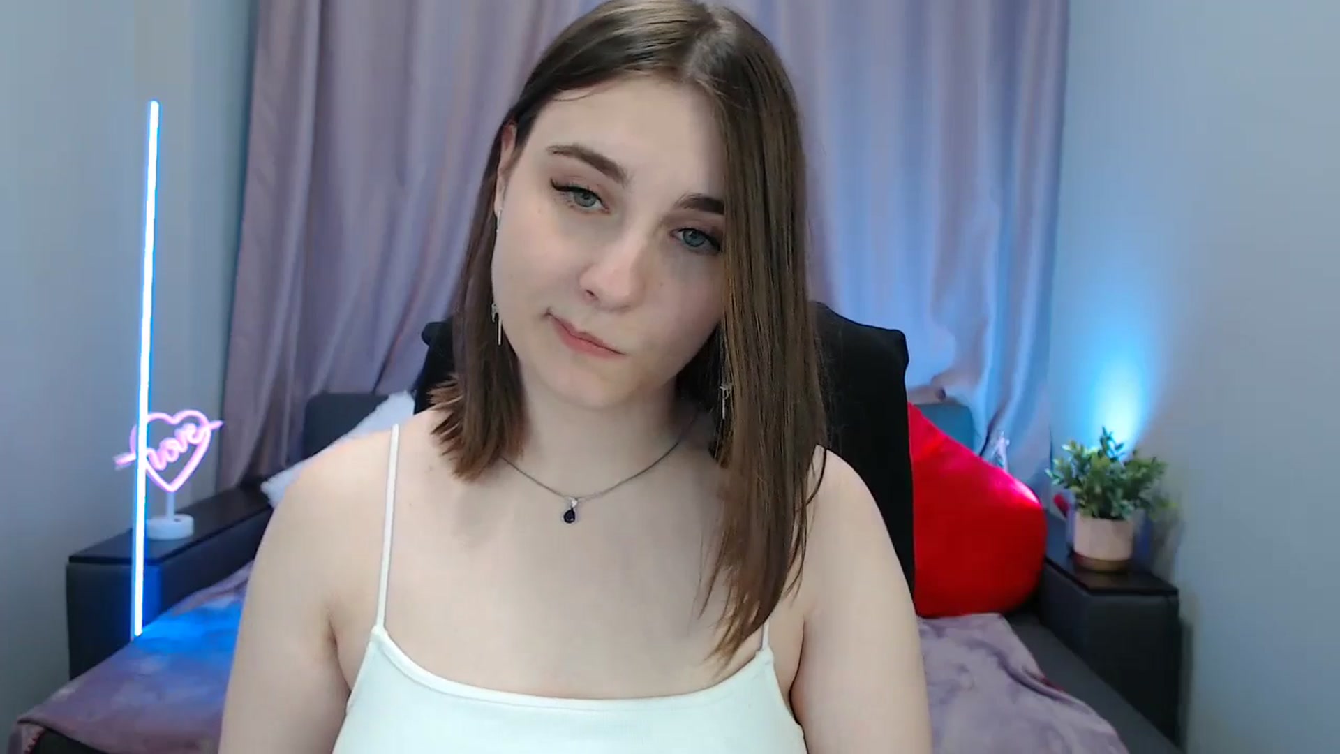 Gallery image thumbnail from LaneyGrey's myfreecams stream on, 07/27/2025, 11:16 image 2 of 20