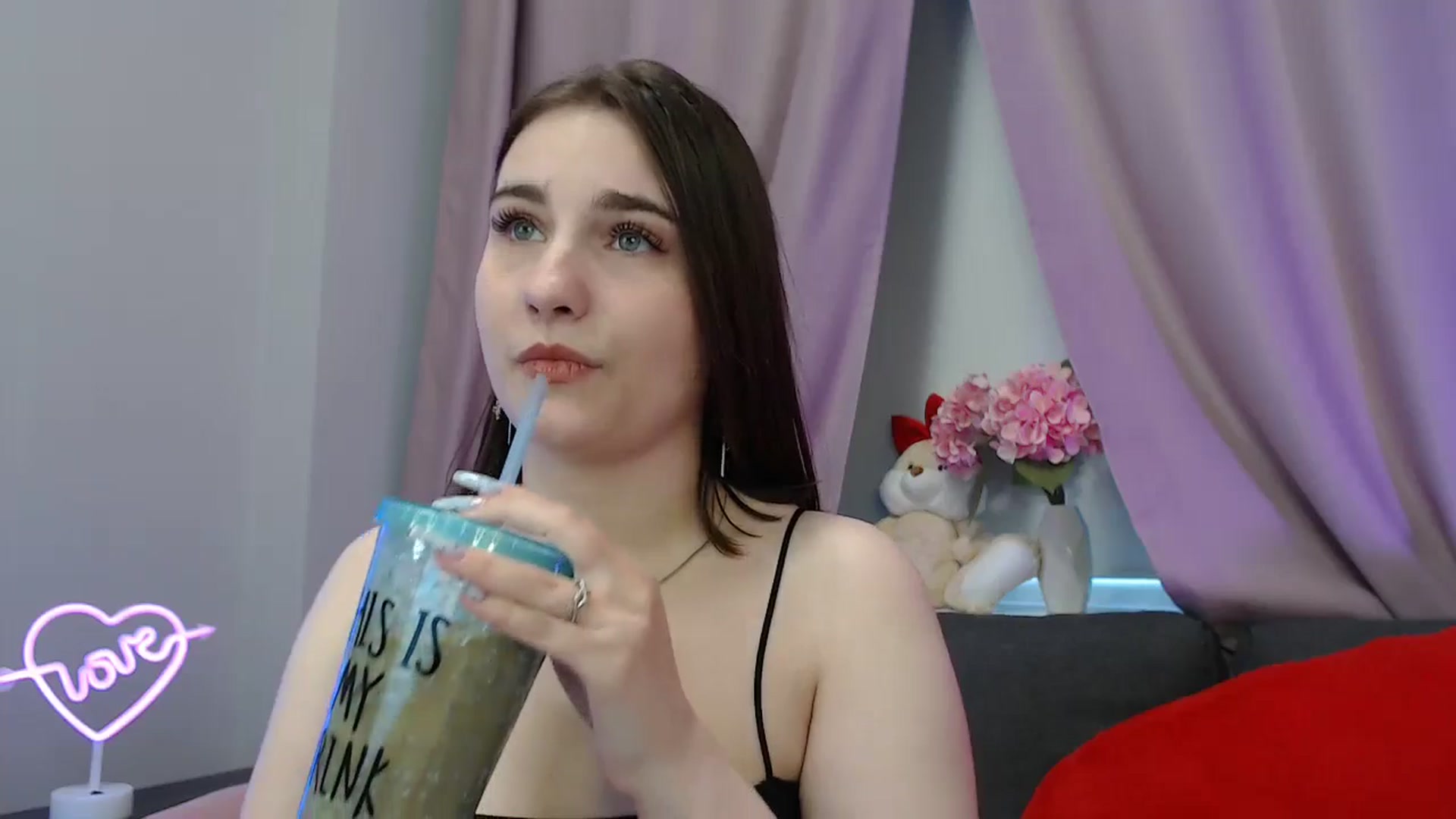 Gallery image thumbnail from LaneyGrey's myfreecams stream on, 07/28/2025, 10:11 image 5 of 20