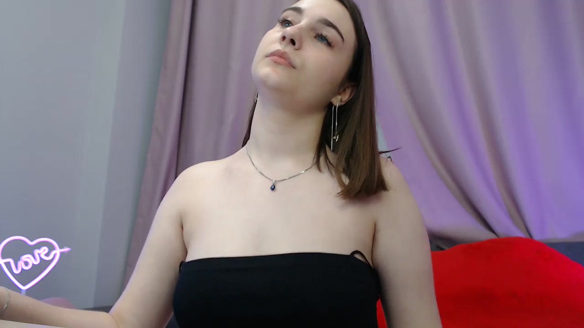 Gallery image thumbnail from LaneyGrey's myfreecams stream on, 07/28/2025, 11:29 image 19 of 20