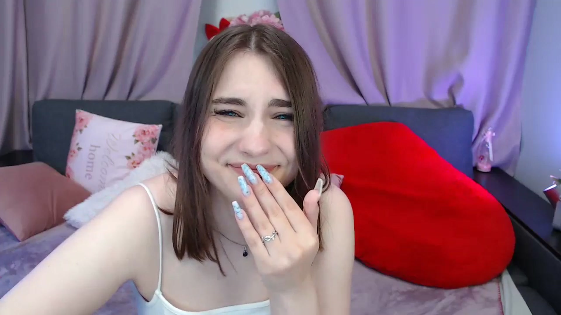 Gallery image thumbnail from LaneyGrey's myfreecams stream on, 07/29/2025, 10:16 image 13 of 20