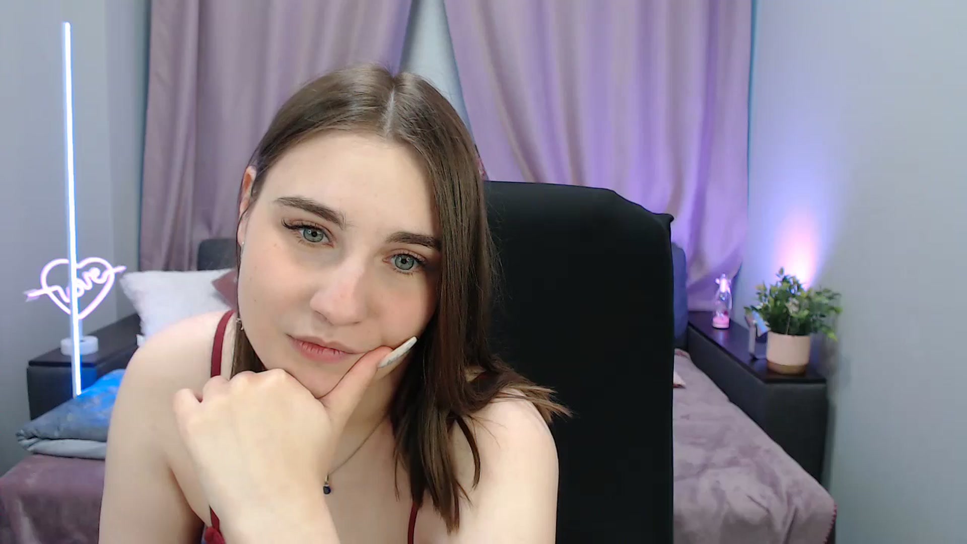 Gallery image thumbnail from LaneyGrey's myfreecams stream on, 08/08/2025, 10:35 image 20 of 20