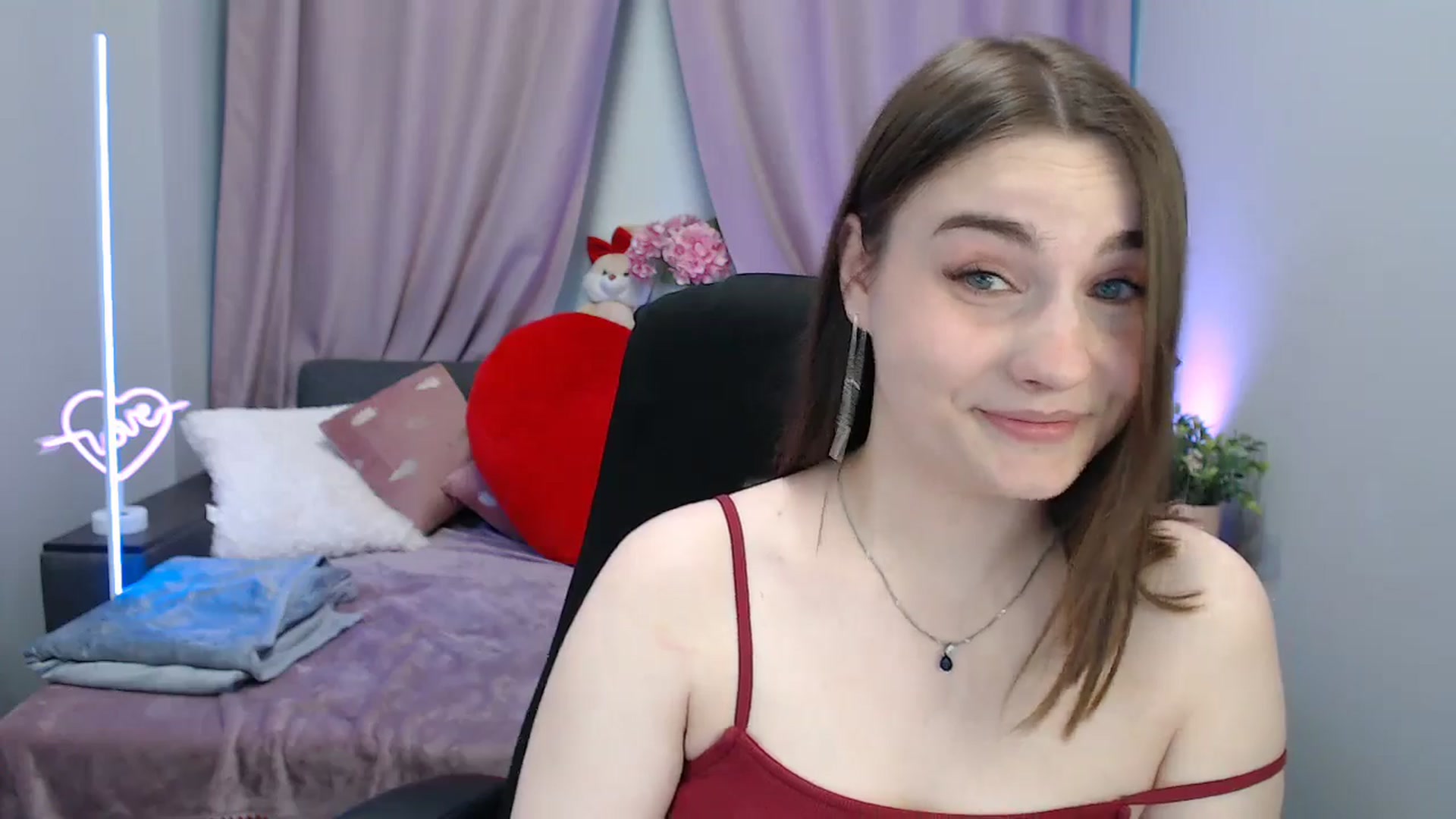 Gallery image thumbnail from LaneyGrey's myfreecams stream on, 08/08/2025, 10:35 image 11 of 20